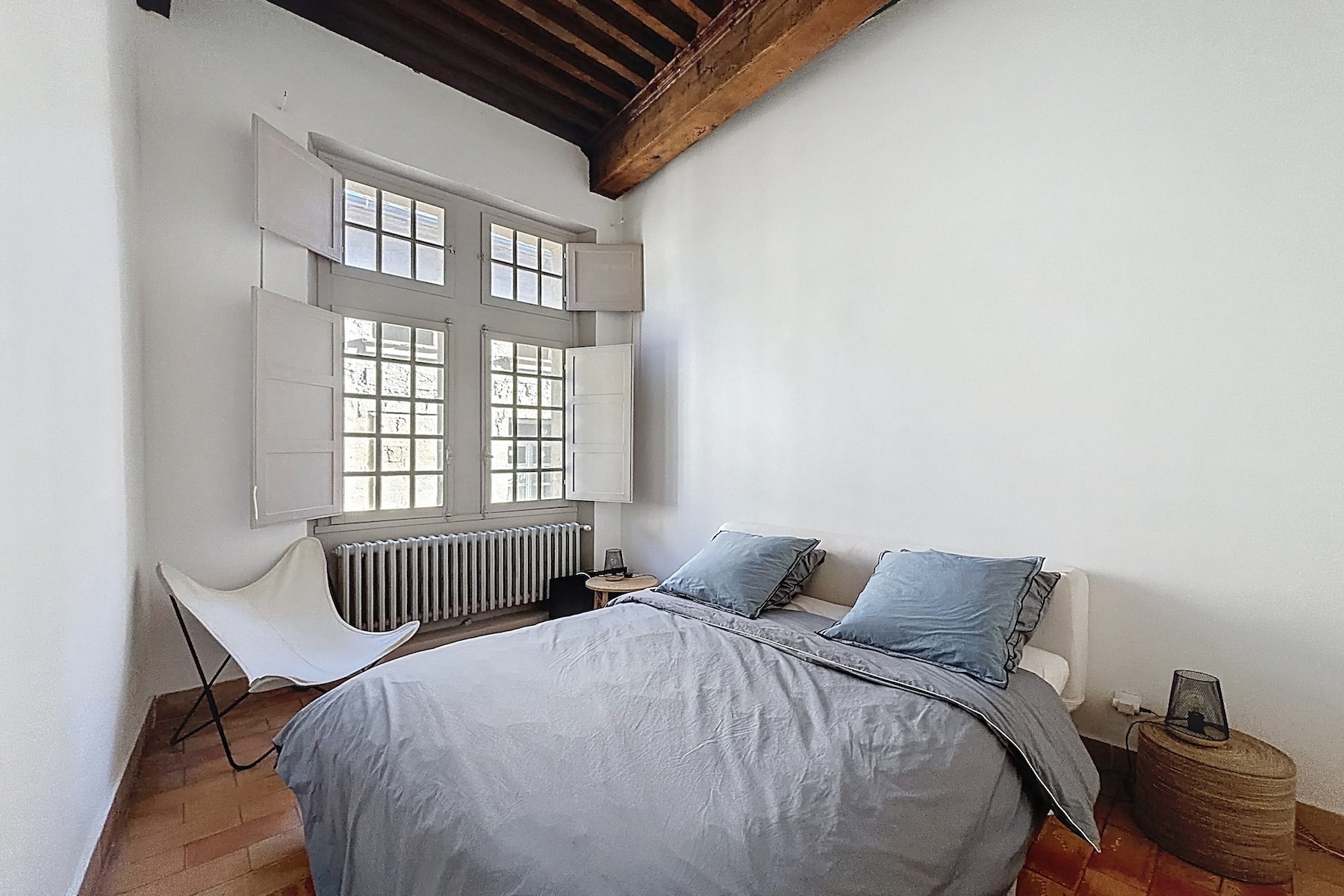  17th Century Private Mansion - 105 m² - Steps from Place aux Herbes - 物件實景