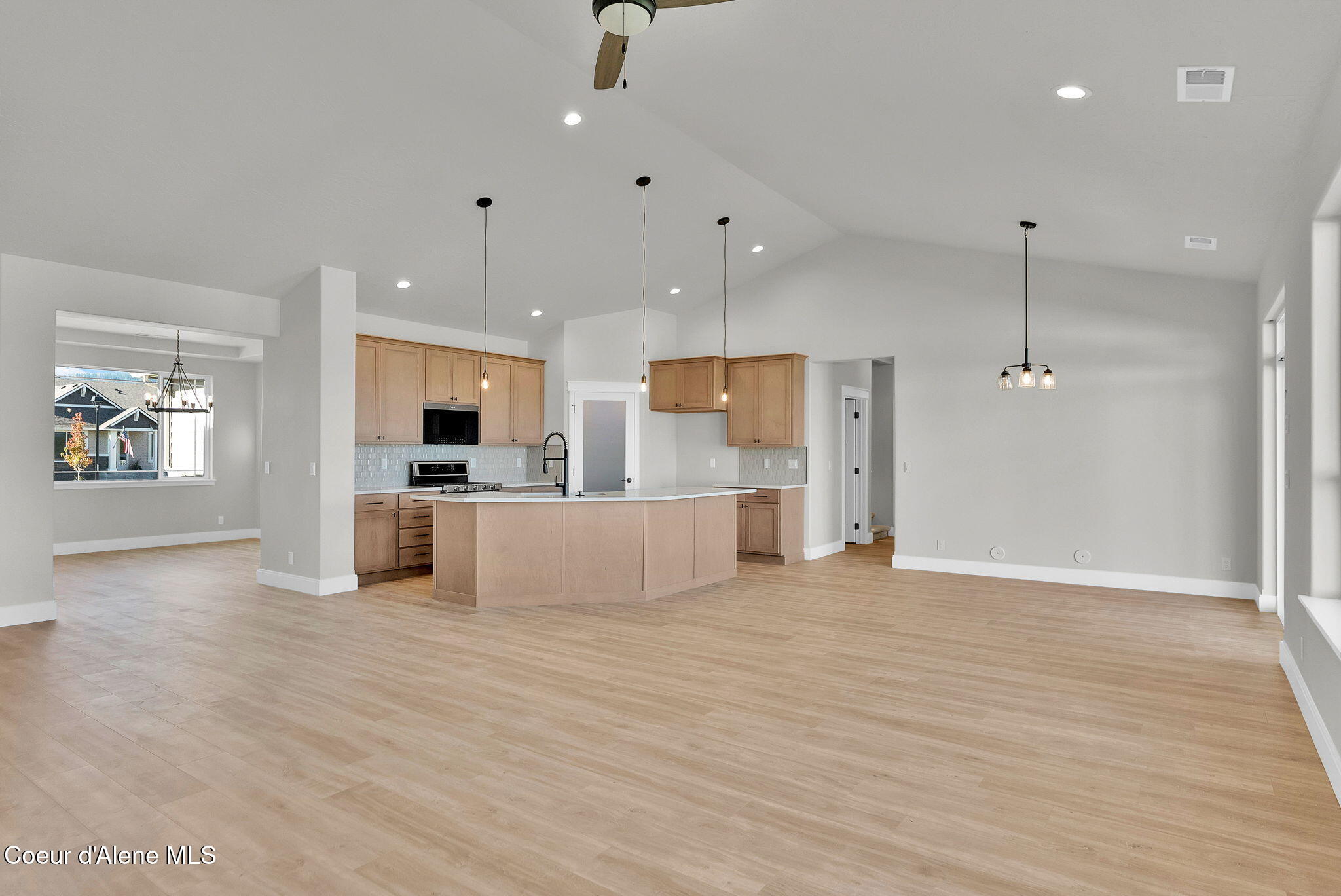 Rathdrum, Idaho, 83858, United States, 3 Bedrooms Bedrooms, ,1 BathroomBathrooms,Residential,For Sale,1999079