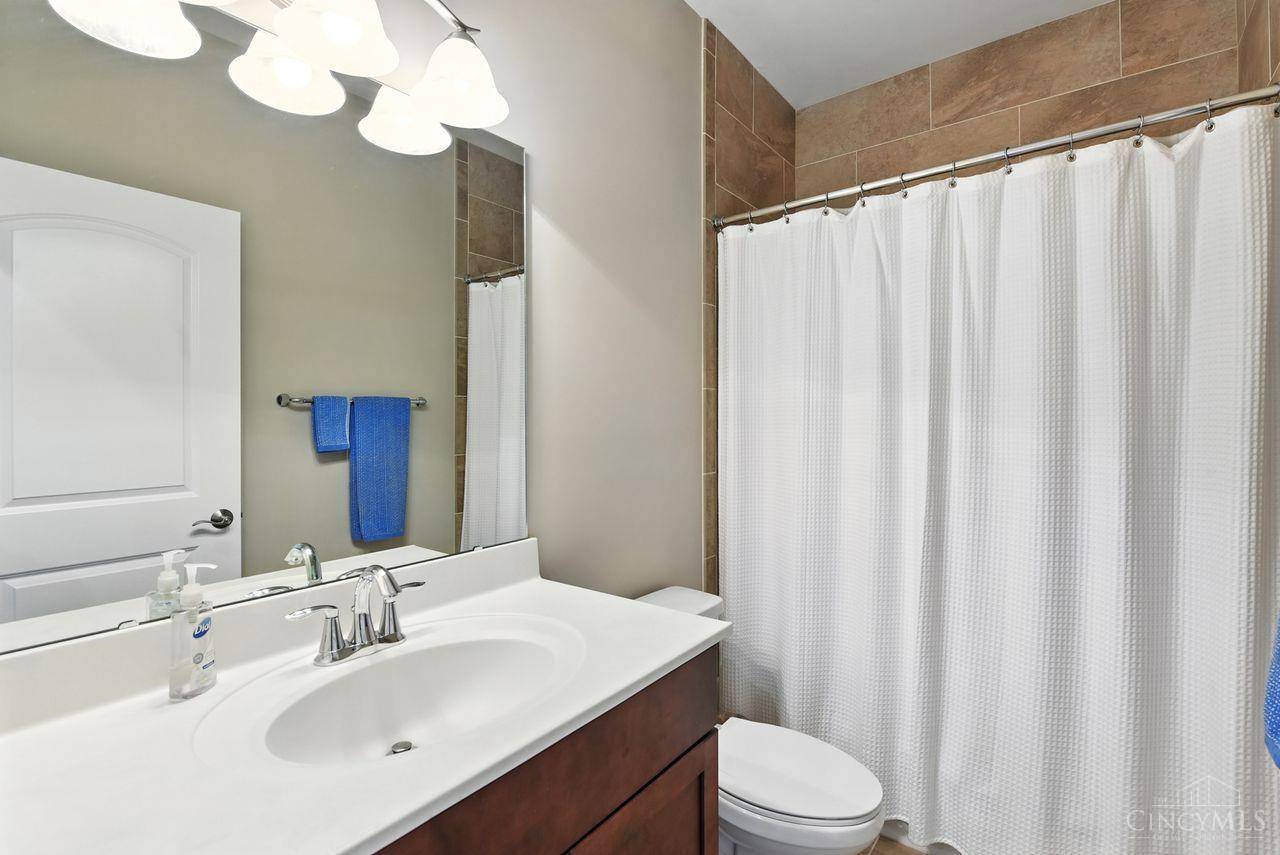 Cincinnati, Ohio, 45209, United States, 2 Bedrooms Bedrooms, ,4 BathroomsBathrooms,Residential,For Sale,1940241