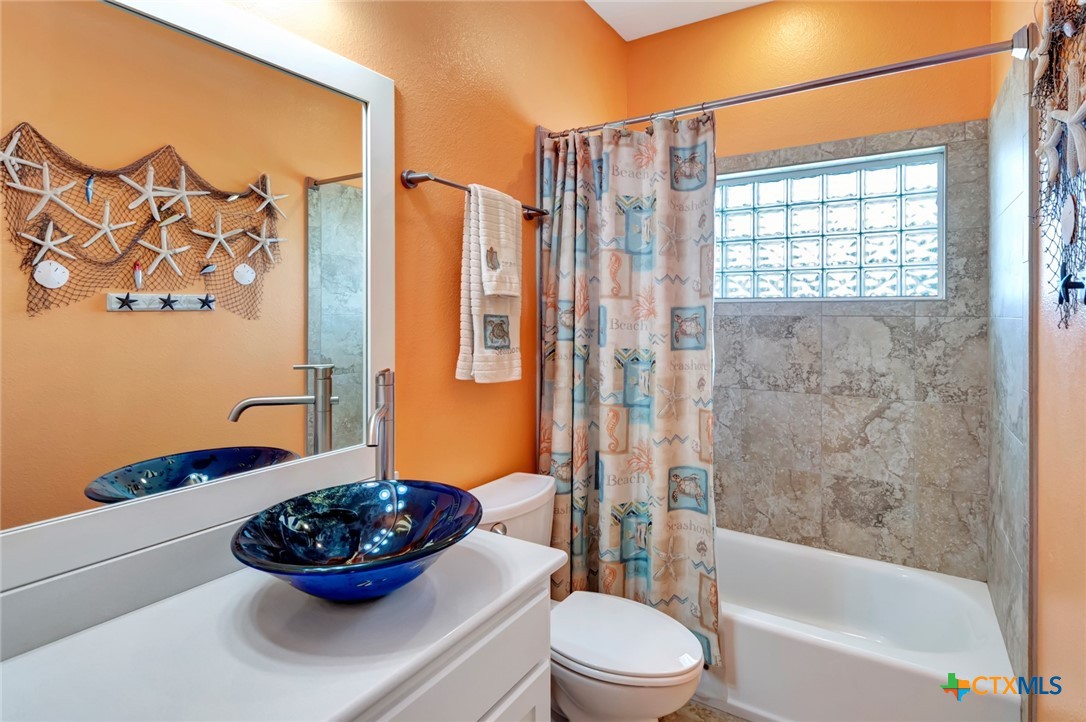 Port O'Connor, Texas, 77982, United States, 4 Bedrooms Bedrooms, ,3 BathroomsBathrooms,Residential,For Sale,1736800