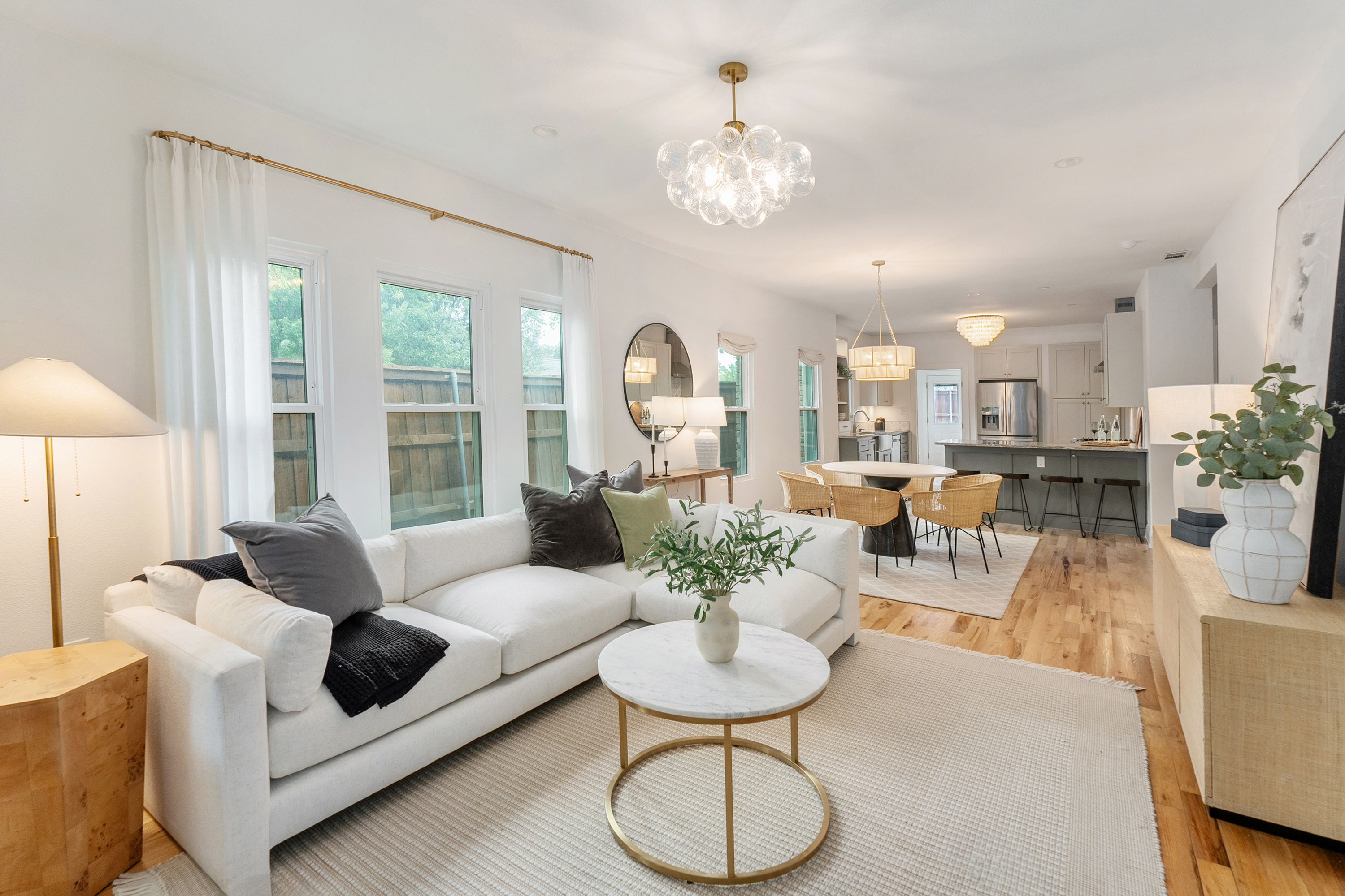 Classic East Dallas Craftsman with Refined Modern Updates - 物件實景