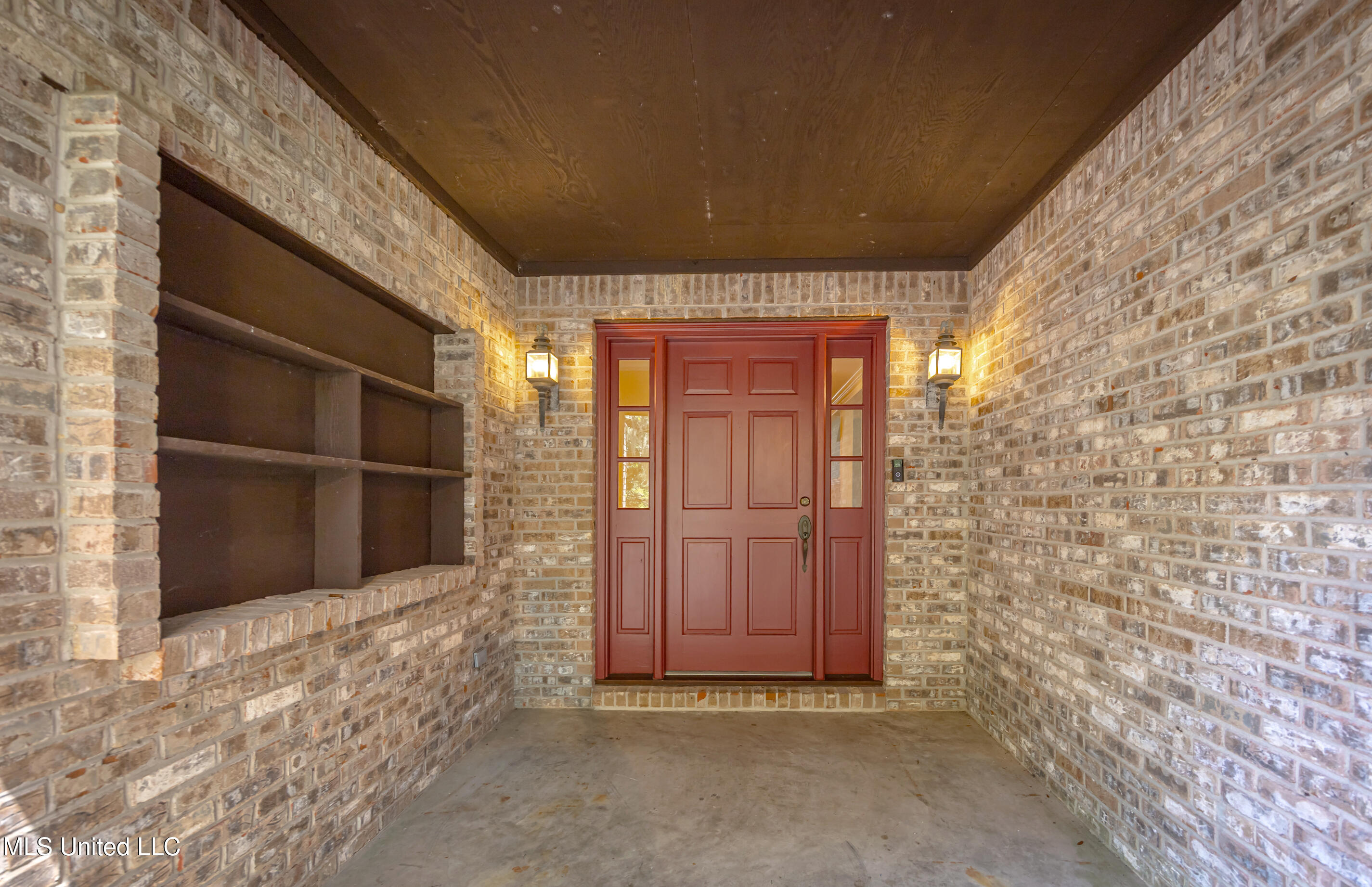 Ocean Springs, Mississippi, 39564, United States, 3 Bedrooms Bedrooms, ,3 BathroomsBathrooms,Residential,For Sale,1903607