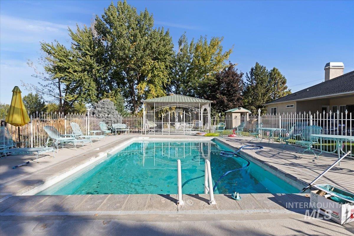 Nampa, Idaho, 83686-8635, United States, 4 Bedrooms Bedrooms, ,4 BathroomsBathrooms,Residential,For Sale,1907739