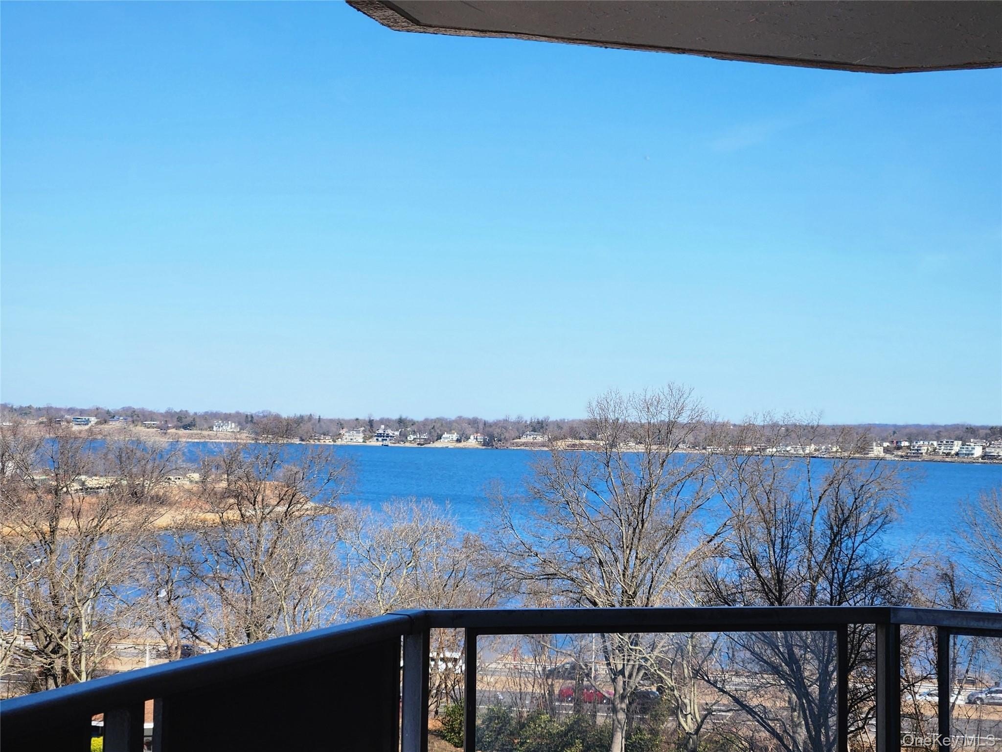 Bayside, New York, 11360, United States, 3 Bedrooms Bedrooms, ,2 BathroomsBathrooms,Residential,For Sale,2048148