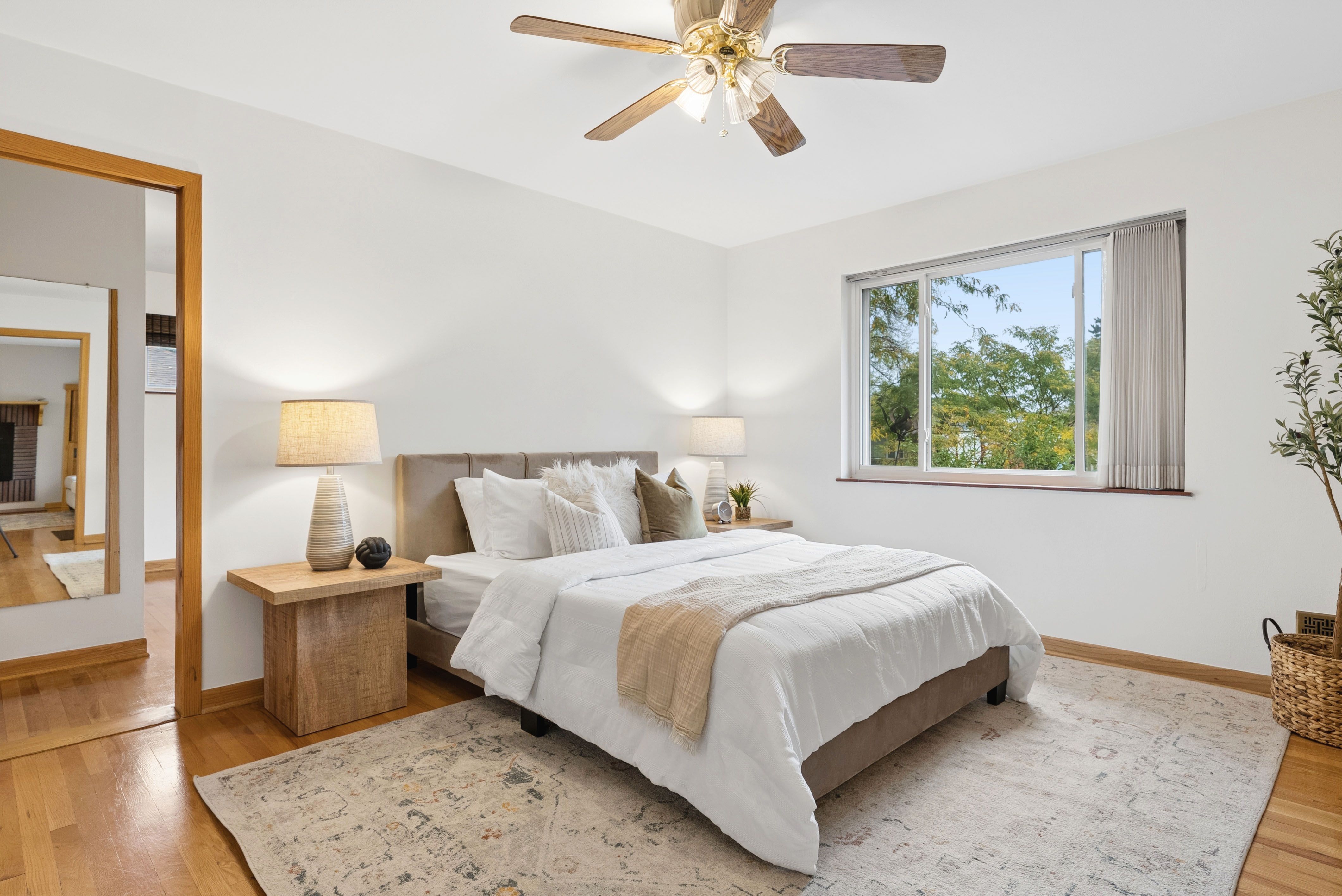  Welcome to 545 Estes Street, a bright, charming ranch-style home in an establish - 物件實景