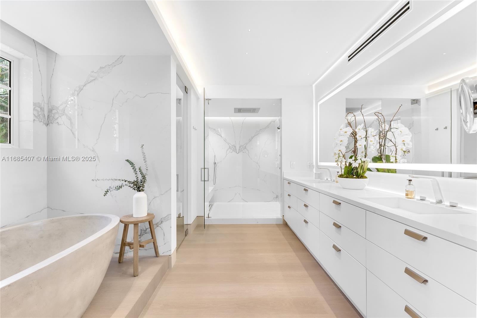 7917 Fisher Island Dr, Miami Beach, Florida, 33109, United States, 4 Bedrooms Bedrooms, ,5 BathroomsBathrooms,Residential,For Sale,7917 Fisher Island Dr,1664892