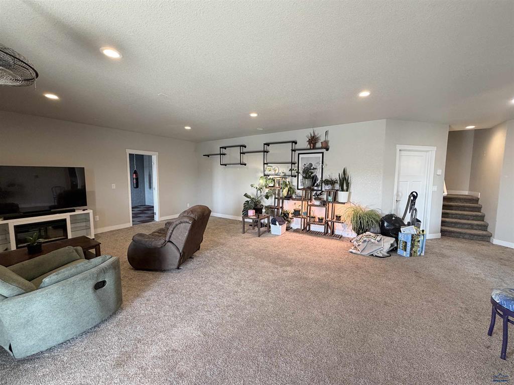 Rapid City, South Dakota, 57703, United States, 4 Bedrooms Bedrooms, ,3 BathroomsBathrooms,Residential,For Sale,1974853