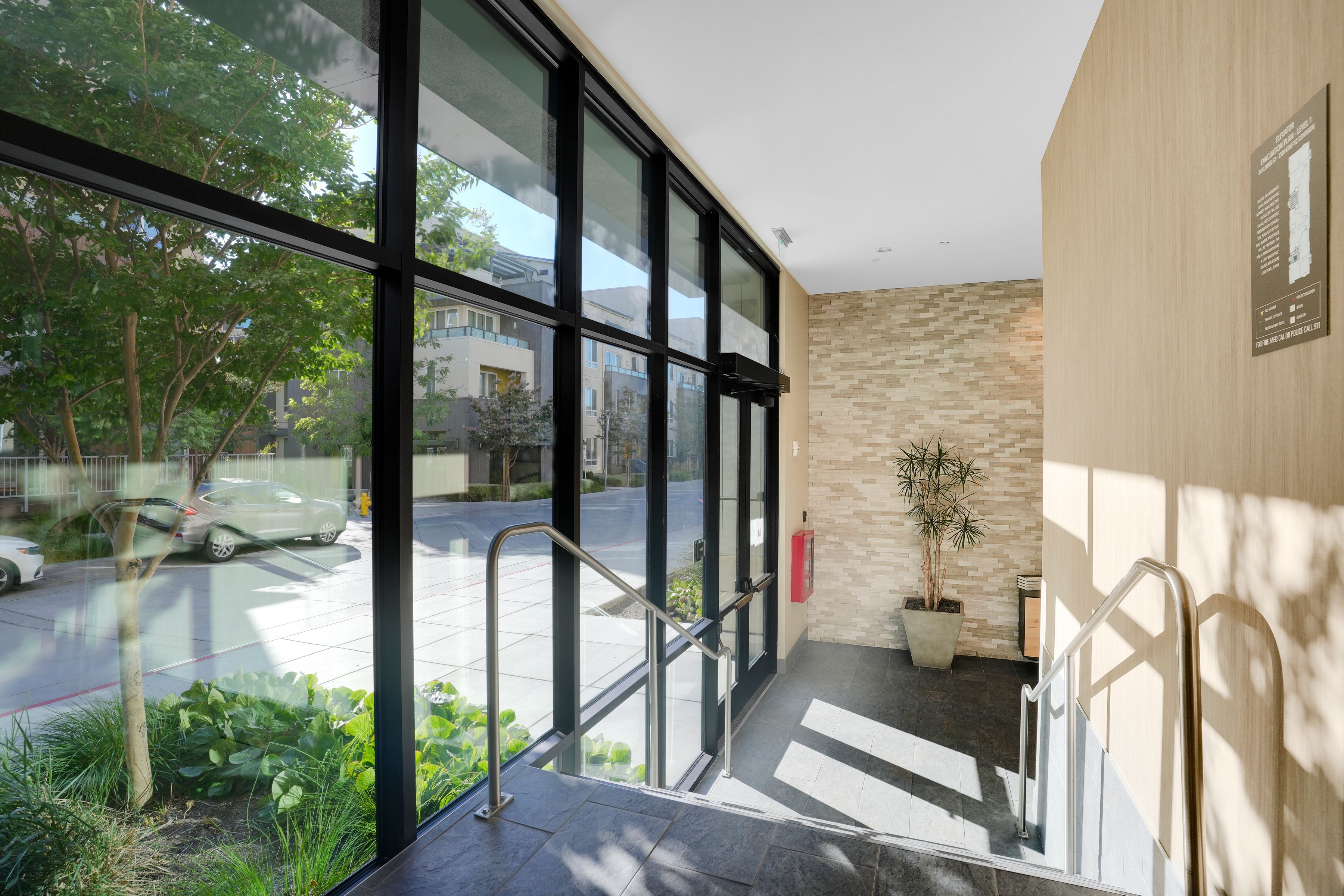  Luxury Light-Filled Metro Crossing Condo - 物件實景