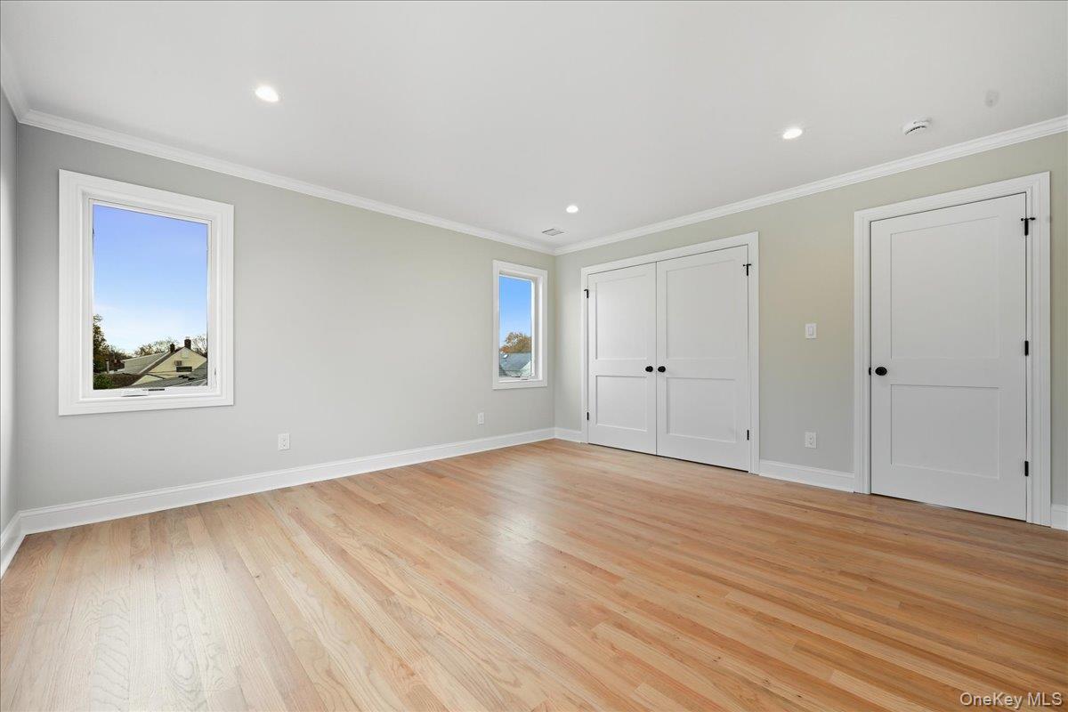 Westbury, New York, 11590, United States, 5 Bedrooms Bedrooms, ,5 BathroomsBathrooms,Residential,For Sale,1991038