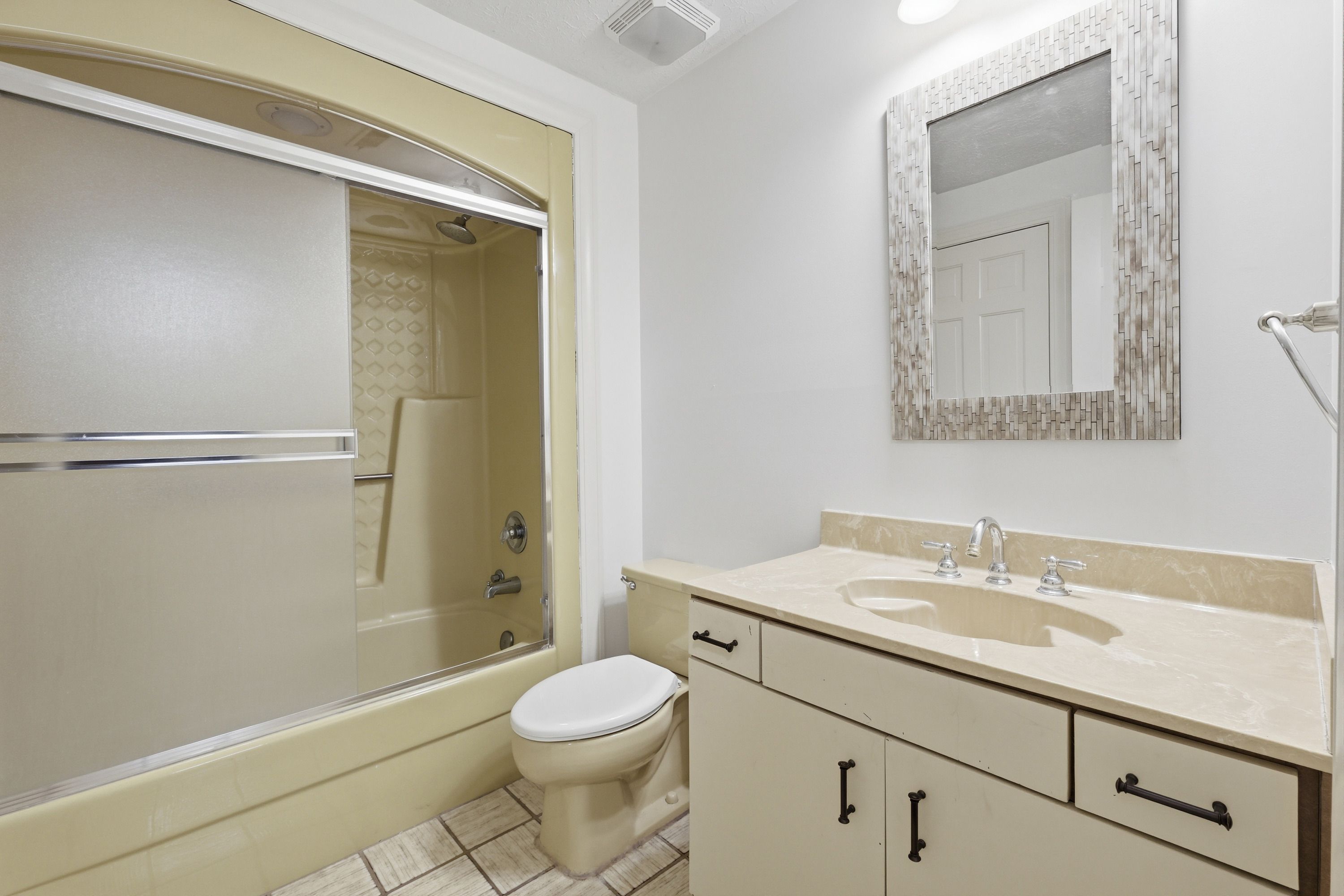 4319 Comanche Trail, Louisville, KY 40207 - 物件實景