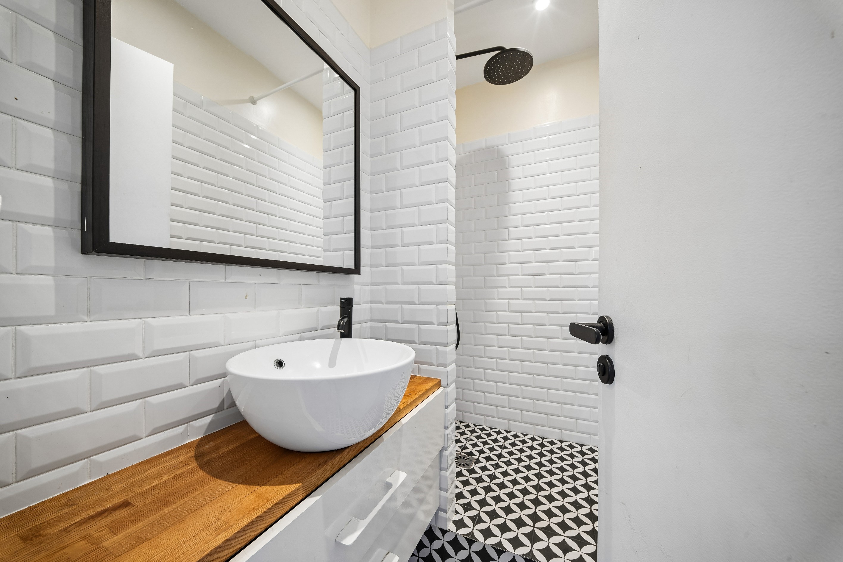  Renovated Family Apartment with Balconies – Pasteur School Catchment Area - 物件實景