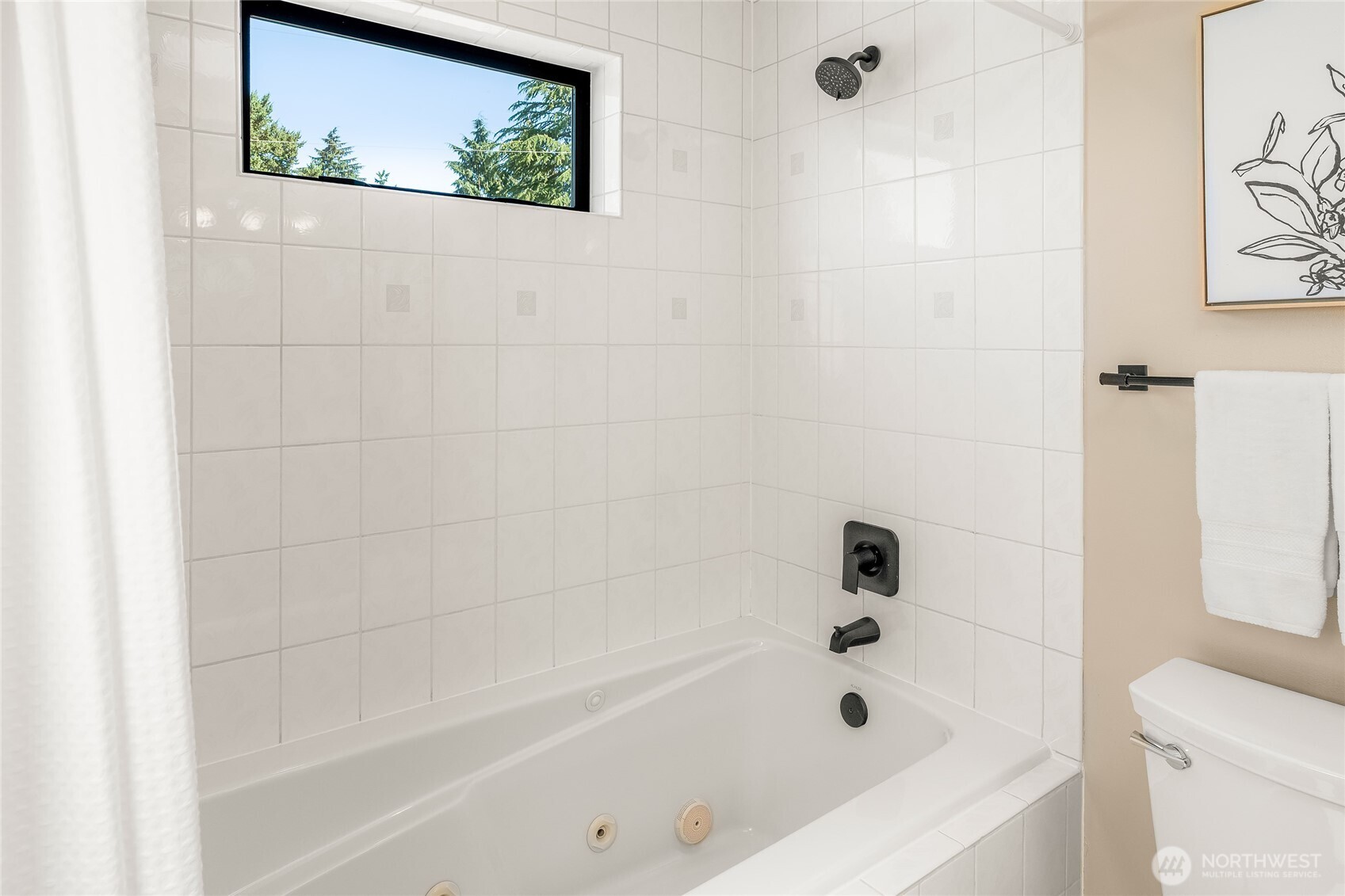 Kirkland, Washington, 98033, United States, 3 Bedrooms Bedrooms, ,2 BathroomsBathrooms,Residential,For Sale,1988237