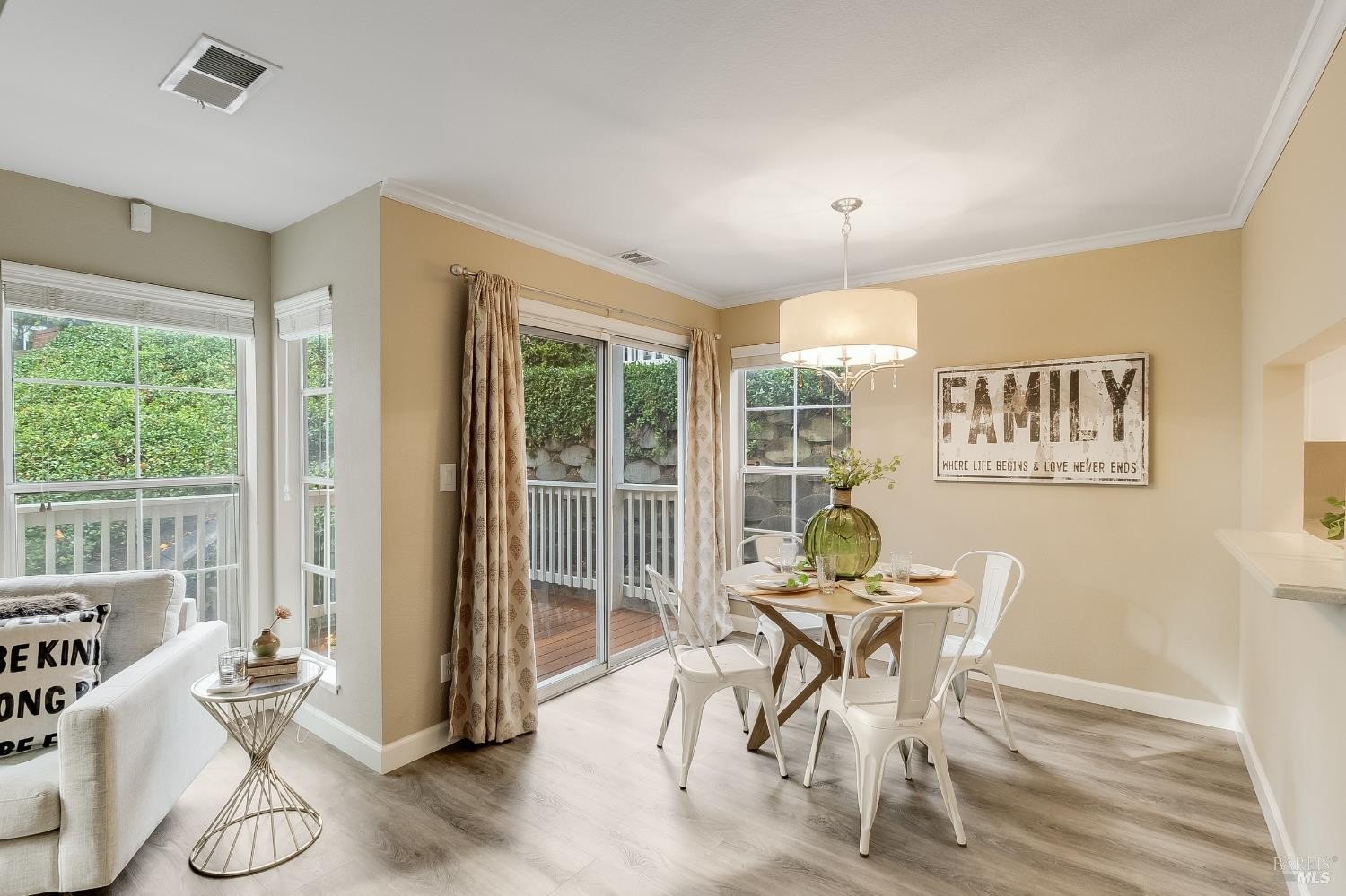 Martinez, California, 94553, United States, 3 Bedrooms Bedrooms, ,3 BathroomsBathrooms,Residential,For Sale,1990970