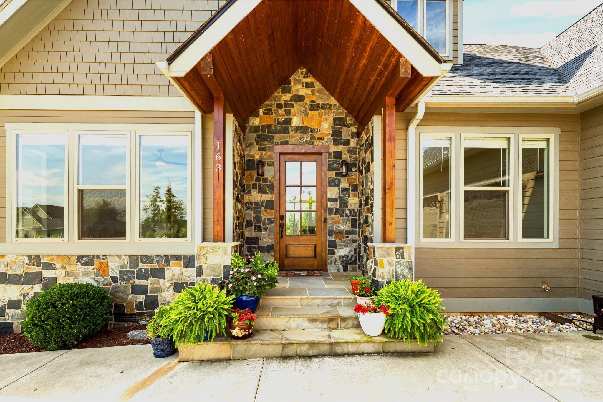 Mills River, North Carolina, 28759, United States, 3 Bedrooms Bedrooms, ,3 BathroomsBathrooms,Residential,For Sale,1992072