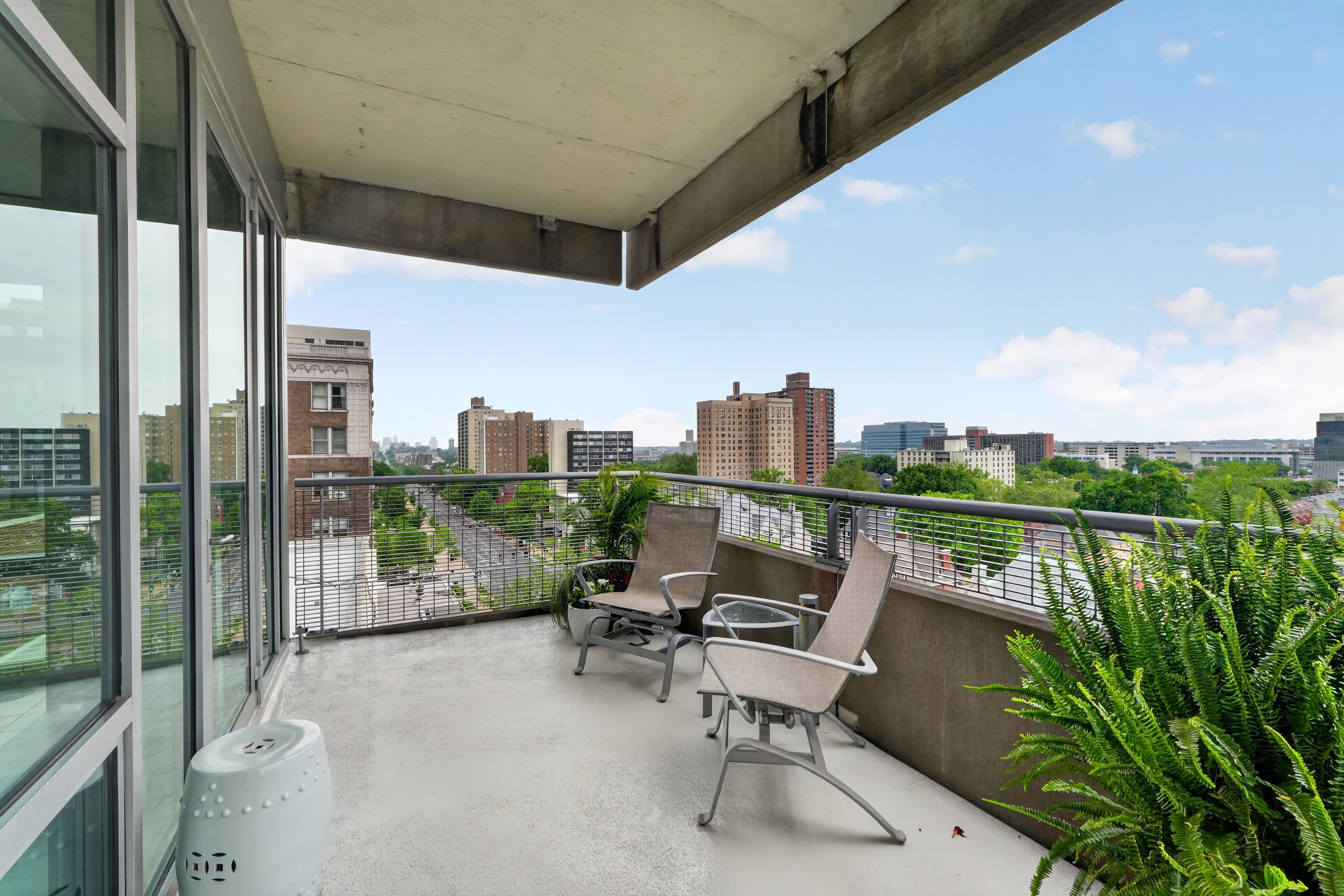  Luxury Sky-High Living in the Heart of Central West End - 物件實景