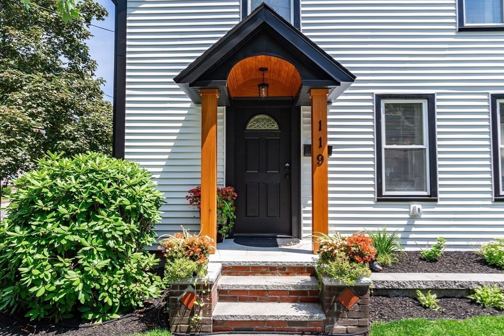 Reading, Massachusetts, 01867, United States, 4 Bedrooms Bedrooms, ,3 BathroomsBathrooms,Residential,For Sale,1904361