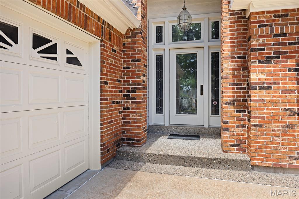 Chesterfield, Missouri, 63017, United States, 3 Bedrooms Bedrooms, ,4 BathroomsBathrooms,Residential,For Sale,1890003