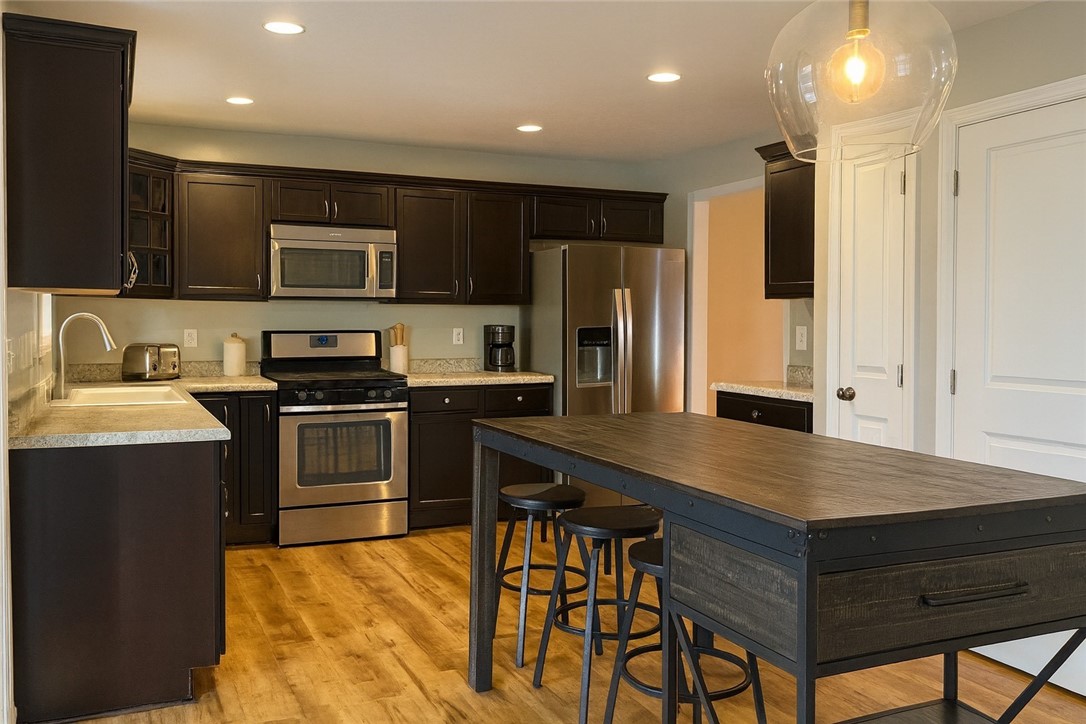 Richland, Pennsylvania, 15044, United States, 4 Bedrooms Bedrooms, ,3 BathroomsBathrooms,Residential,For Sale,1998885