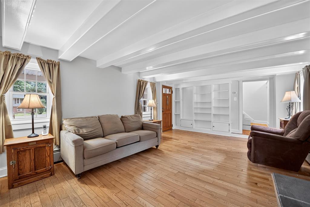 Chester, New York, 10918, United States, 3 Bedrooms Bedrooms, ,2 BathroomsBathrooms,Residential,For Sale,1975527