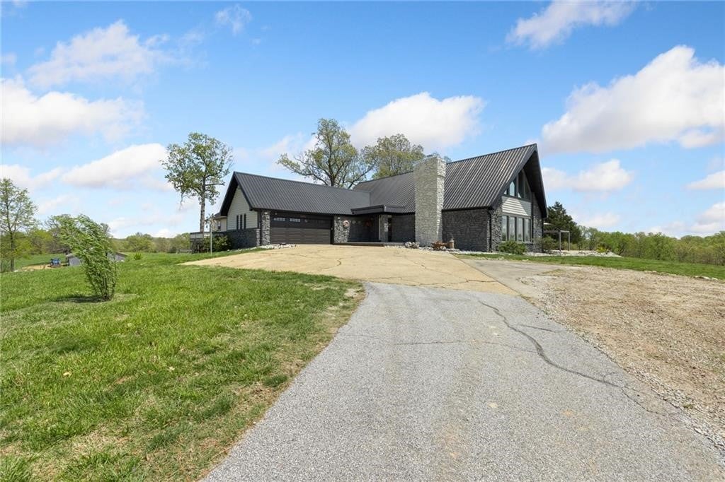 Harrison, Arkansas, 72601, United States, 4 Bedrooms Bedrooms, ,4 BathroomsBathrooms,Residential,For Sale,1993048