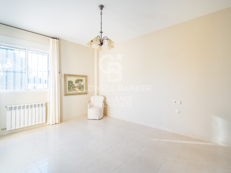 Valencia, Paterna, La Ca?ada Valencia, Paterna, La, Paterna, Comunidad Valenciana, ES, 5 Bedrooms Bedrooms, ,3 BathroomsBathrooms,Residential,For Sale,Valencia, Paterna, La Ca?ada Valencia, Paterna, La,1672423