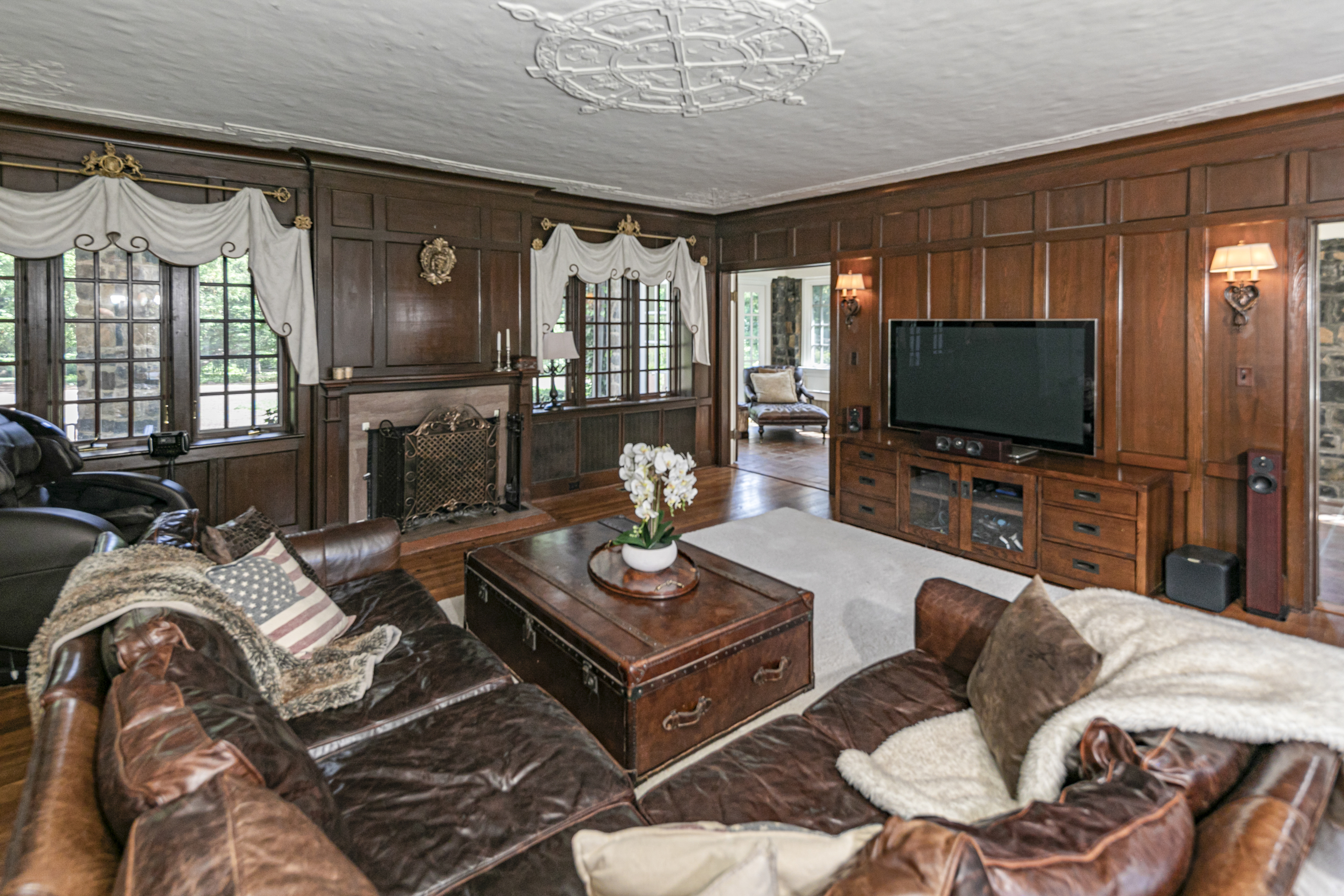  Sprawling Estate with a Rich History and Gorgeous Grounds - 物件實景