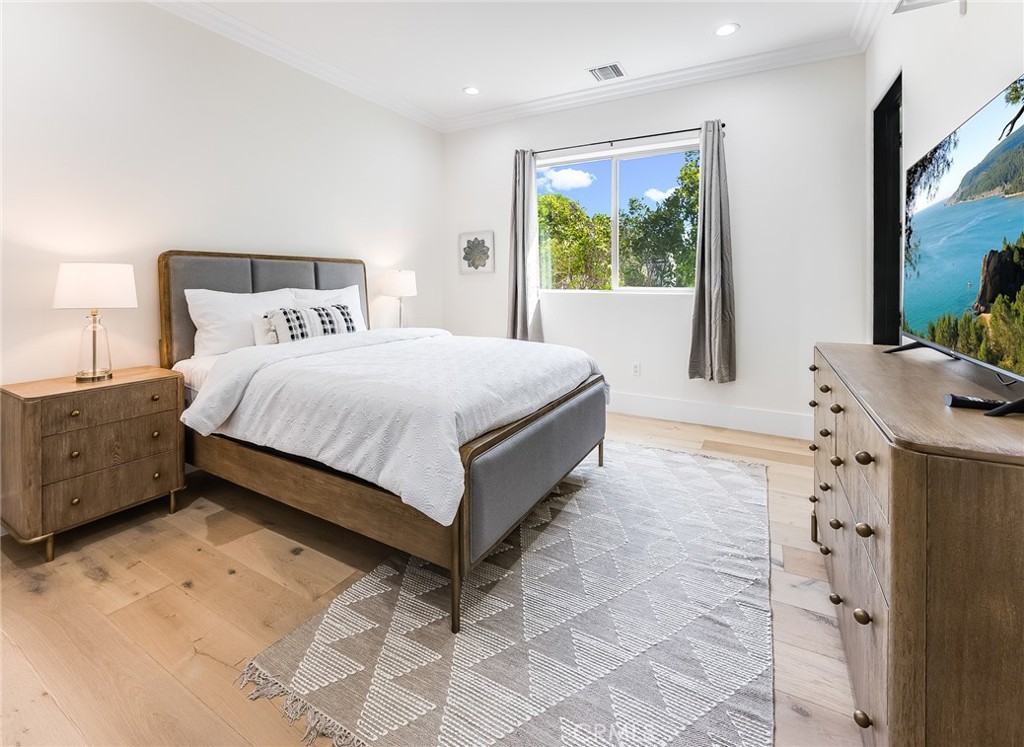 Woodland Hills, California, 91367, United States, 5 Bedrooms Bedrooms, ,6 BathroomsBathrooms,Residential,For Sale,1861197