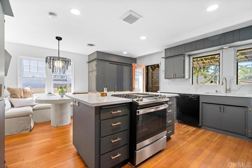 San Diego, California, 92104, United States, 3 Bedrooms Bedrooms, ,2 BathroomsBathrooms,Residential,For Sale,1950741
