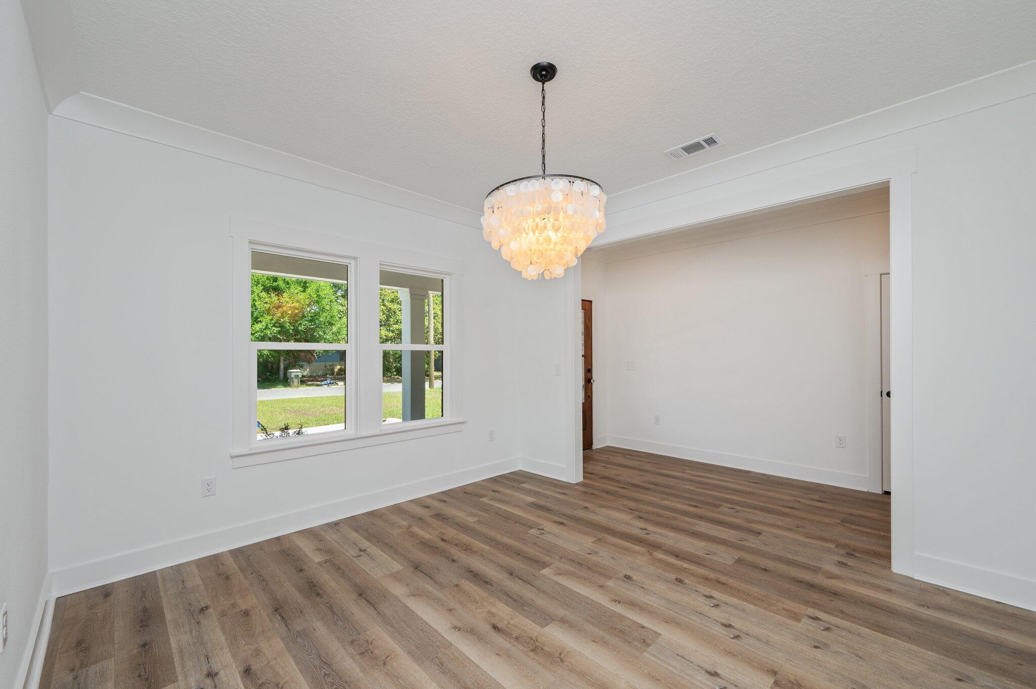 Fort Walton Beach, Florida, 32548, United States, 6 Bedrooms Bedrooms, ,3 BathroomsBathrooms,Residential,For Sale,1890001