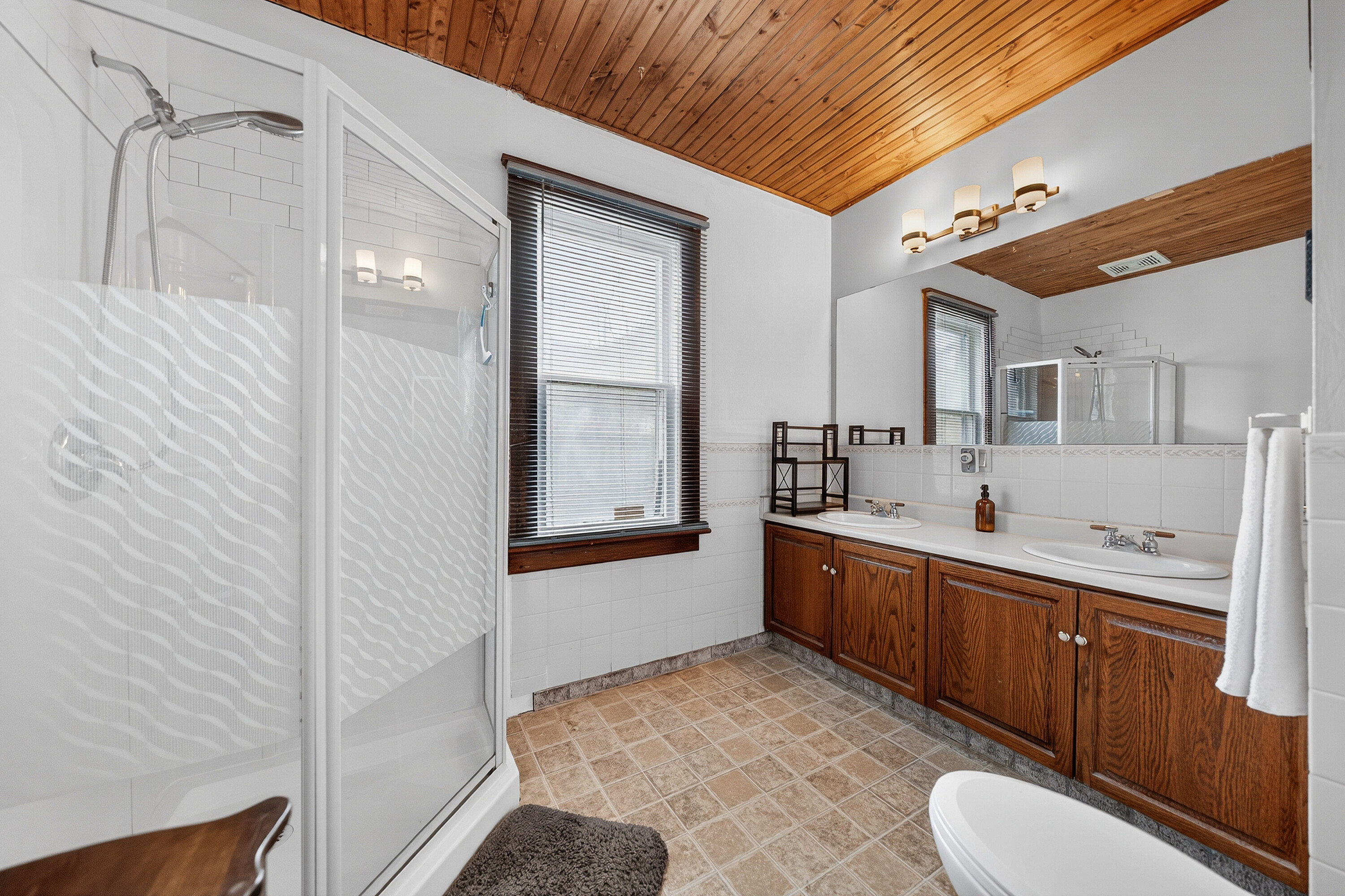  Charming Kitchener Home - 物件實景