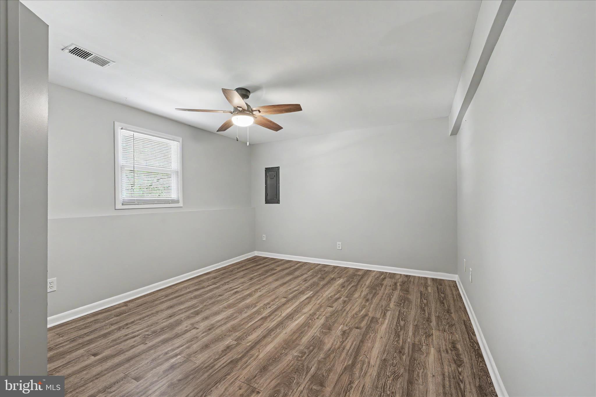 Linthicum Heights, Maryland, 21090, United States, 5 Bedrooms Bedrooms, ,3 BathroomsBathrooms,Residential,For Sale,2048569