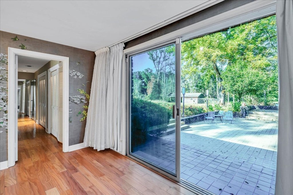 Cordele, Georgia, 31015, United States, 3 Bedrooms Bedrooms, ,5 BathroomsBathrooms,Residential,For Sale,1977947