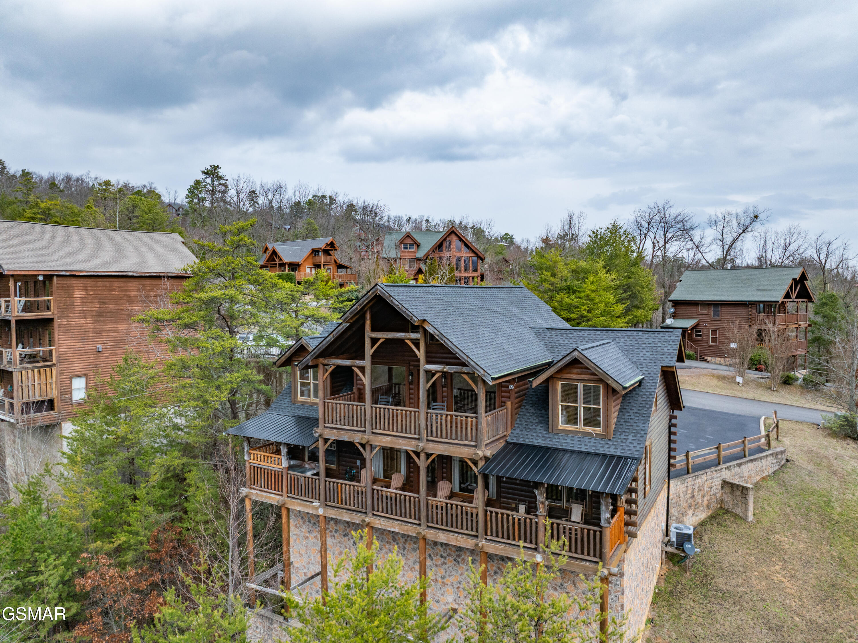Sevierville, Tennessee, 37862, United States, 3 Bedrooms Bedrooms, ,5 BathroomsBathrooms,Residential,For Sale,2021105