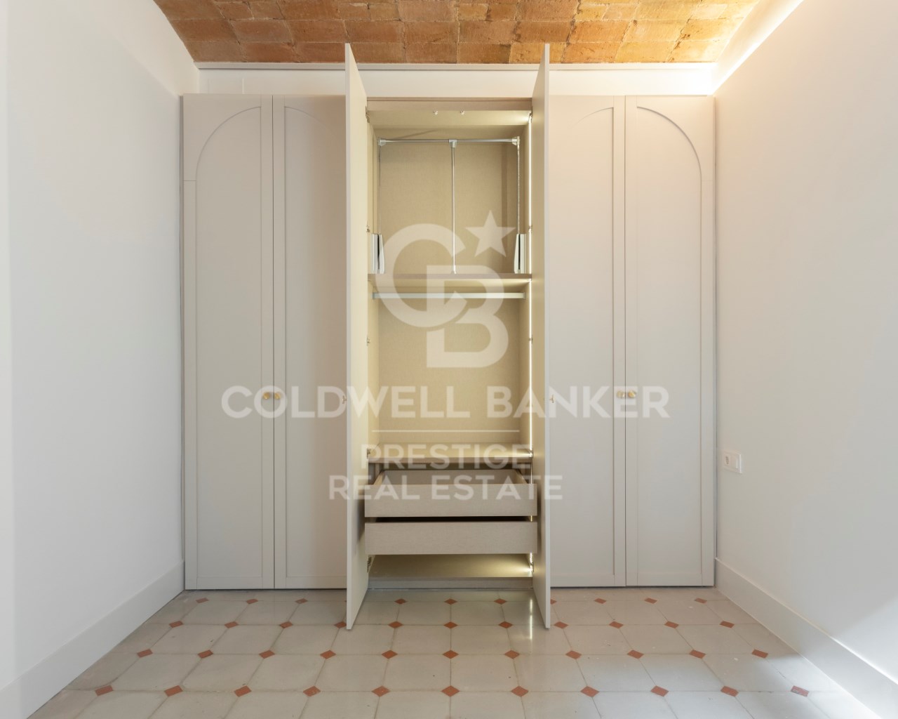 Barcelona, Catalonia, ES, 3 Bedrooms Bedrooms, ,2 BathroomsBathrooms,Residential,For Sale,1794686