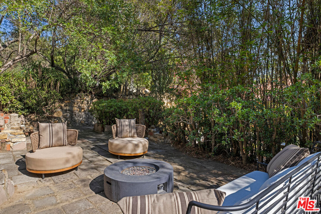 Los Angeles, California, 90065, United States, 5 Bedrooms Bedrooms, ,5 BathroomsBathrooms,Residential,For Sale,1987720