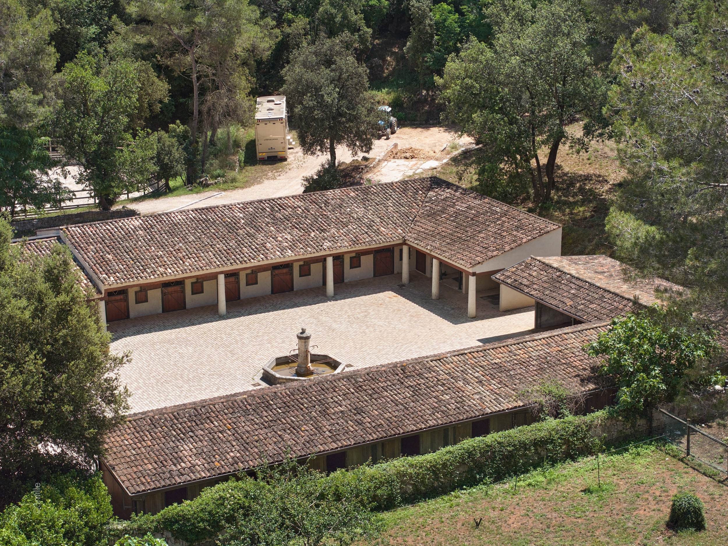  Roquefort-les-Pins equestrian estate 24 hectares 700 sqm villa near Cannes Mona… - 物件實景