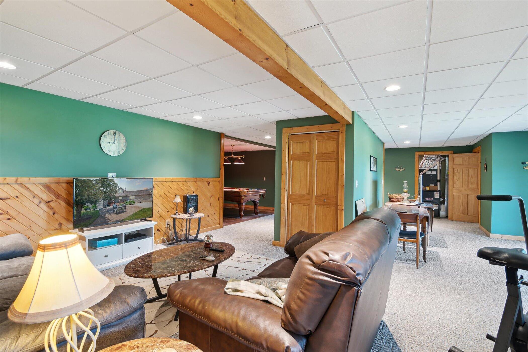 Hillsdale, Michigan, 49242, United States, 6 Bedrooms Bedrooms, ,4 BathroomsBathrooms,Residential,For Sale,1974672