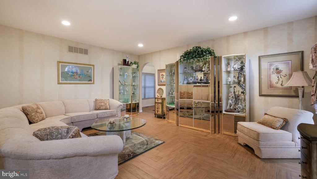 Huntingdon Valley, Pennsylvania, 19006, United States, 4 Bedrooms Bedrooms, ,4 BathroomsBathrooms,Residential,For Sale,1992077