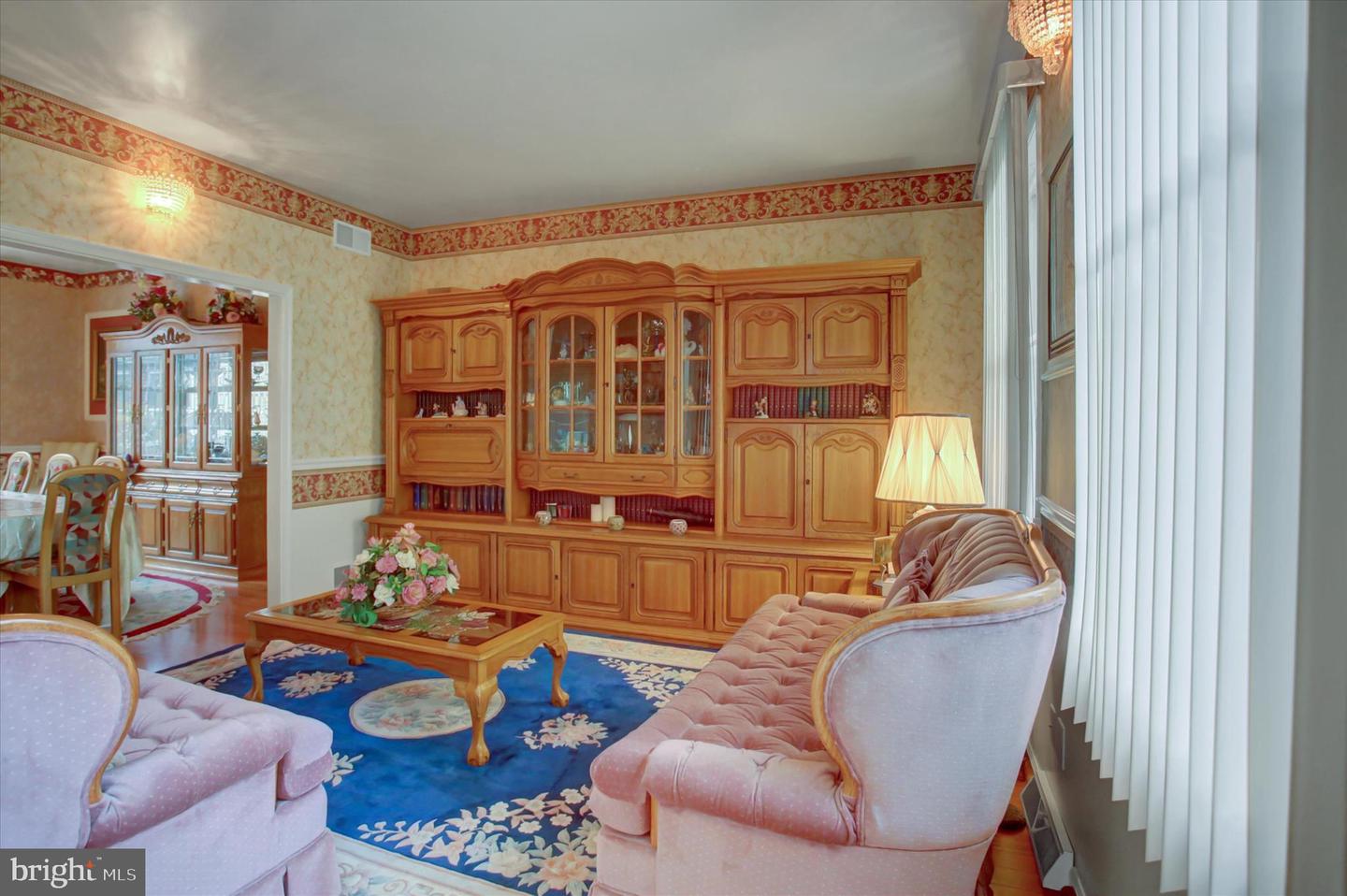 Chambersburg, Pennsylvania, 17202, United States, 5 Bedrooms Bedrooms, ,6 BathroomsBathrooms,Residential,For Sale,1989609