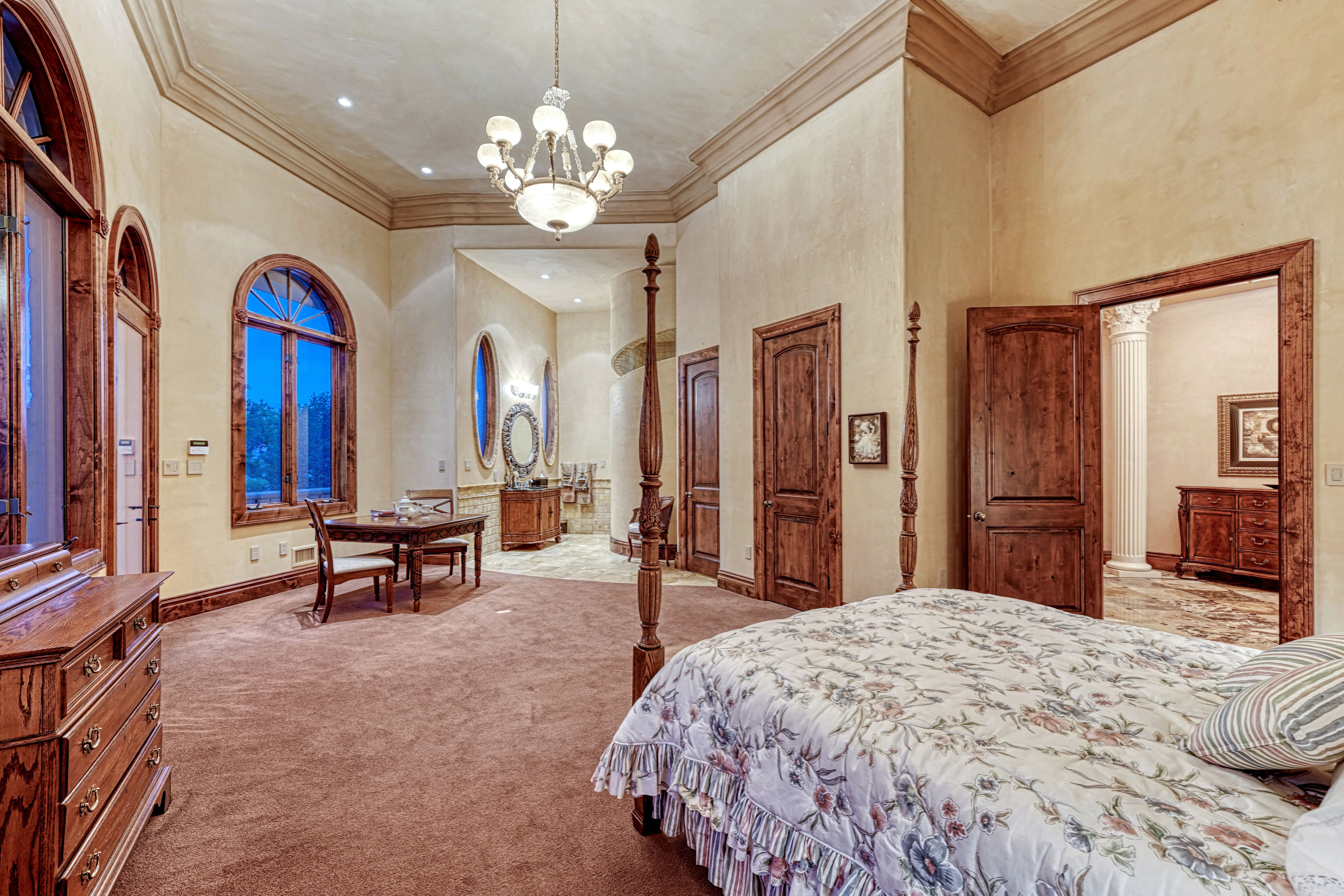  Extraordinary Estate on Pueblo