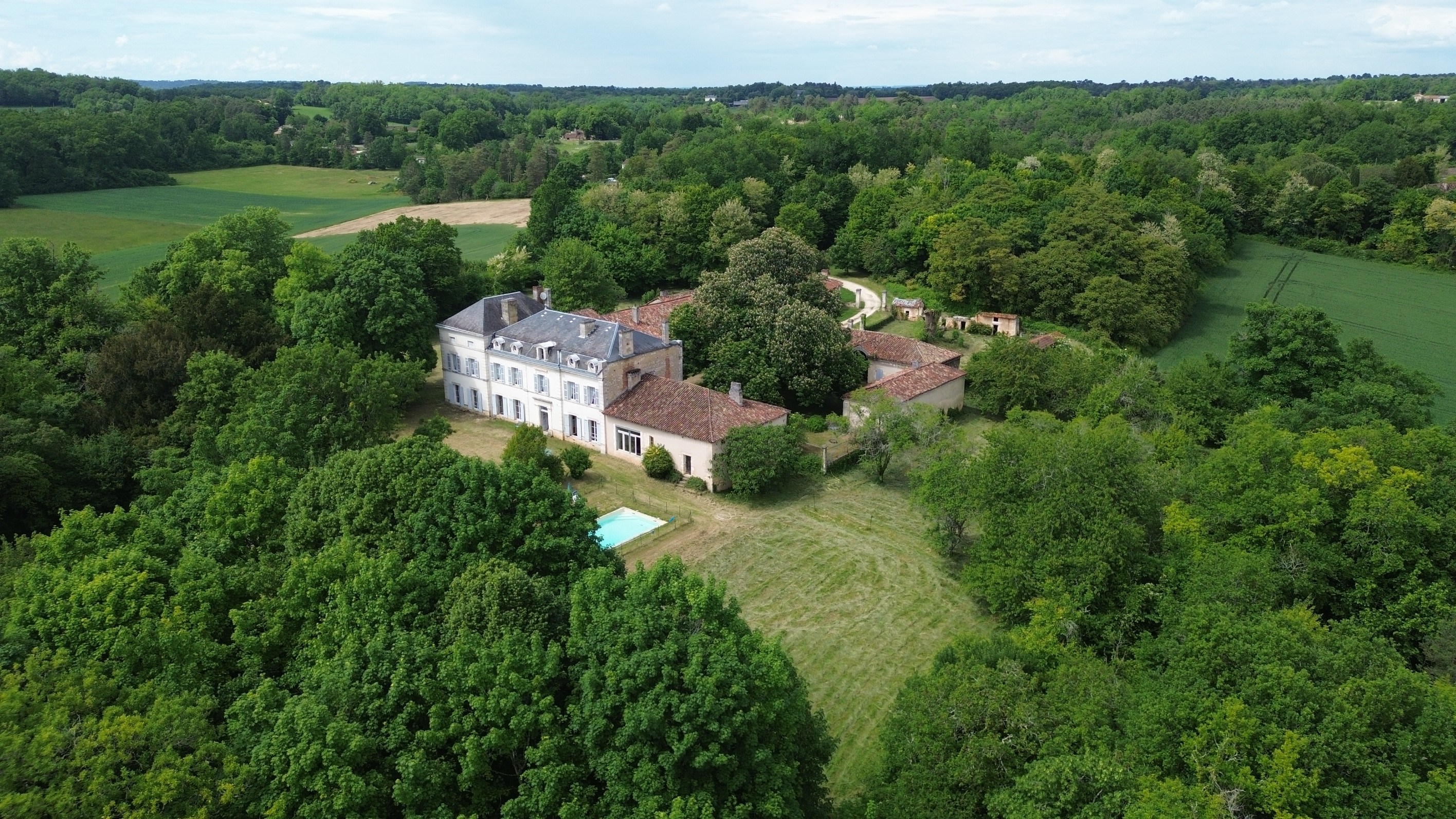  For Sale – Elegance and Art of Living in an 18th Century Château in the Périgord - 物件實景