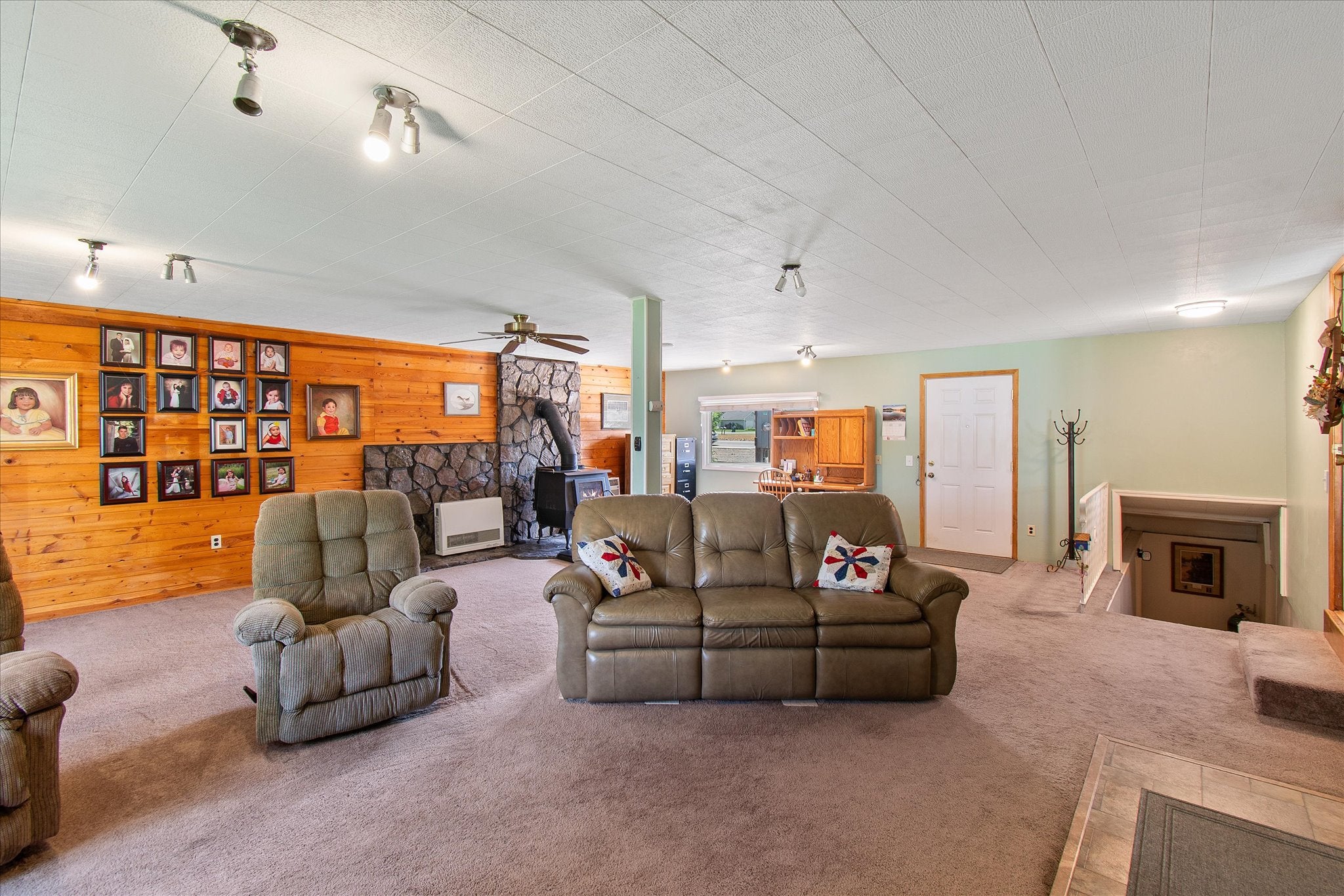 Helena, Montana, 59602, United States, 3 Bedrooms Bedrooms, ,2 BathroomsBathrooms,Residential,For Sale,1898450