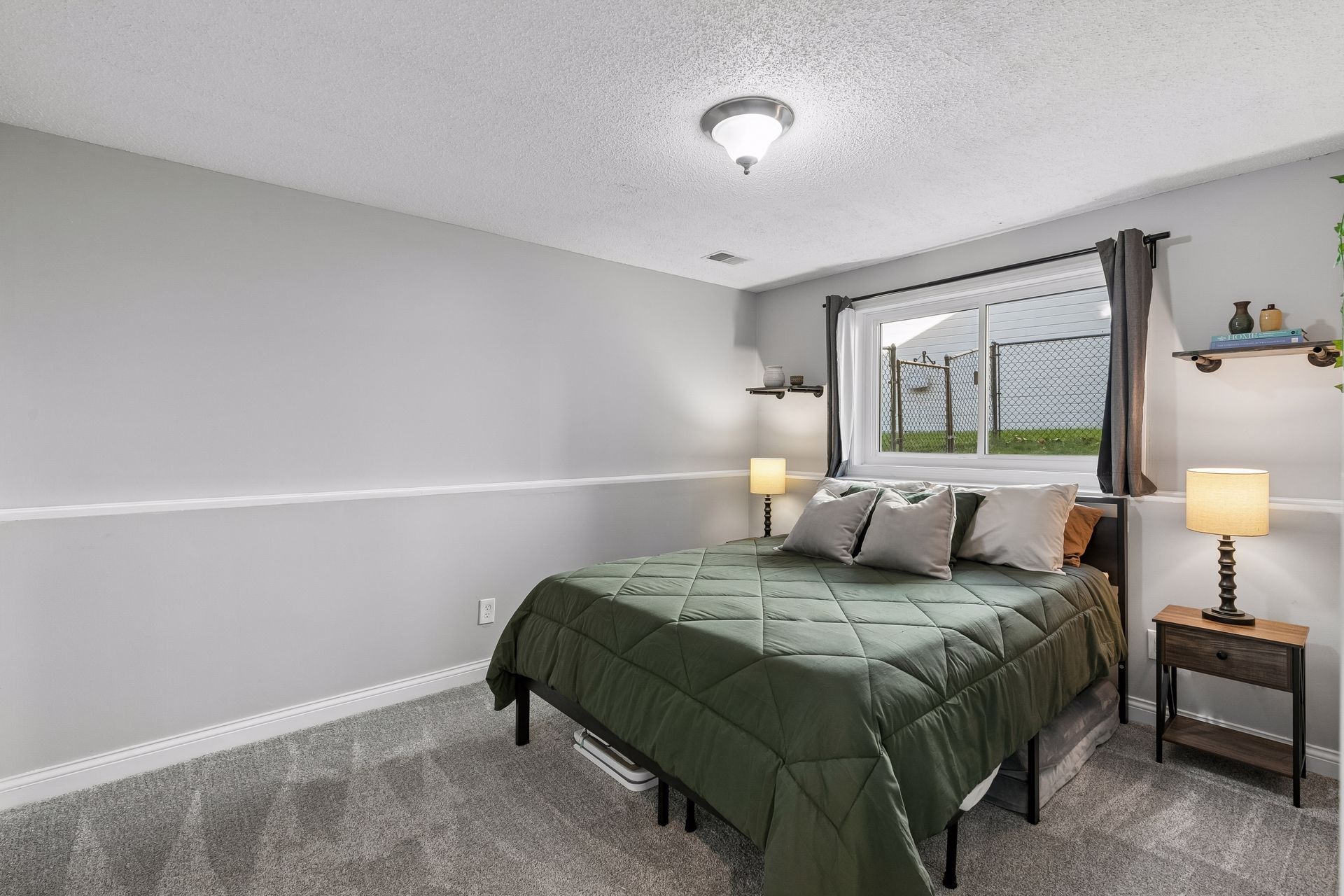  A Light-Filled Home Near Rolling Oaks Park - 物件實景