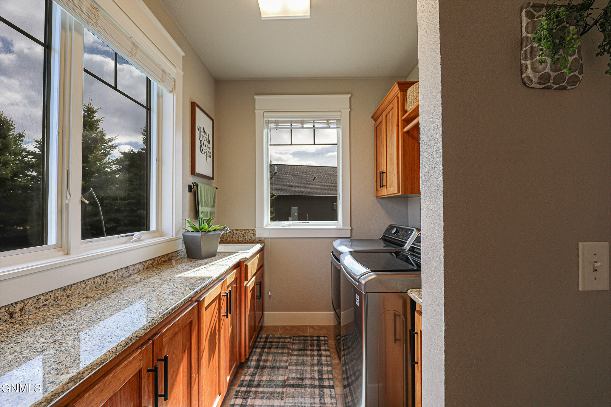Bismarck, North Dakota, 58503, United States, 6 Bedrooms Bedrooms, ,5 BathroomsBathrooms,Residential,For Sale,1810584