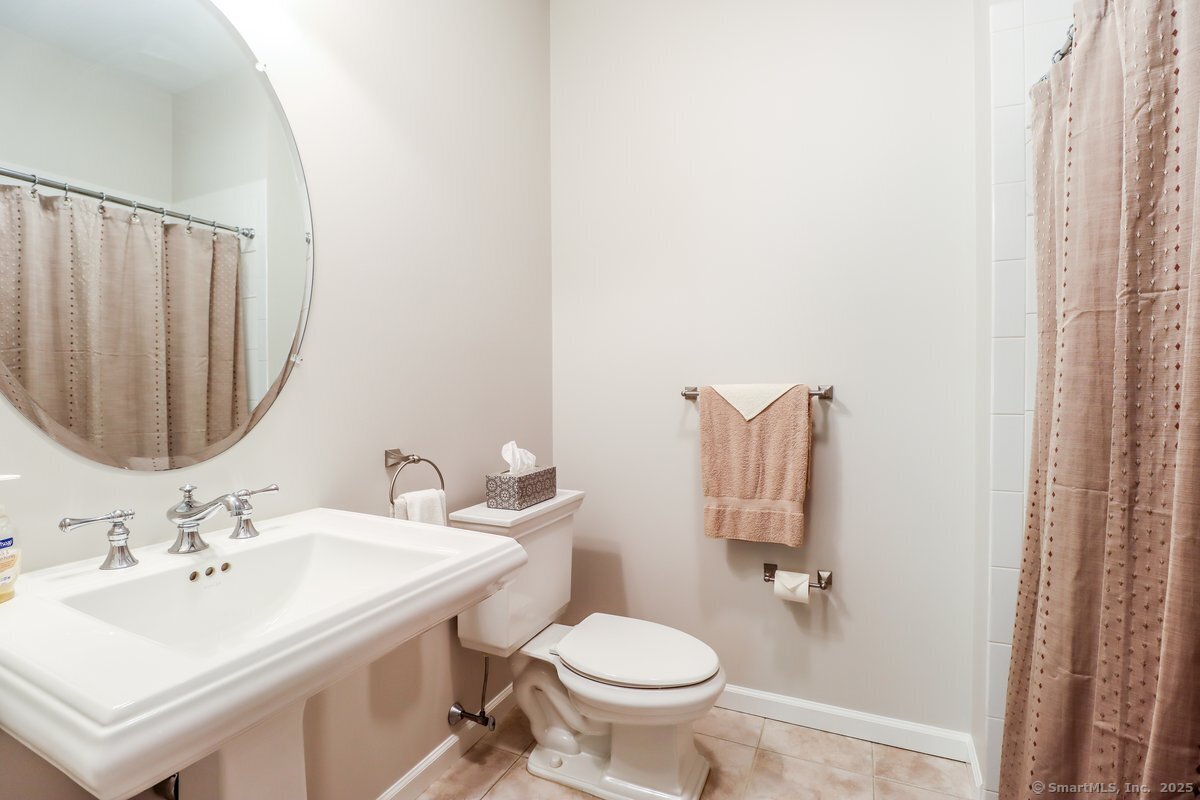 Bridgewater, Connecticut, 06752, United States, 4 Bedrooms Bedrooms, ,6 BathroomsBathrooms,Residential,For Sale,1850308