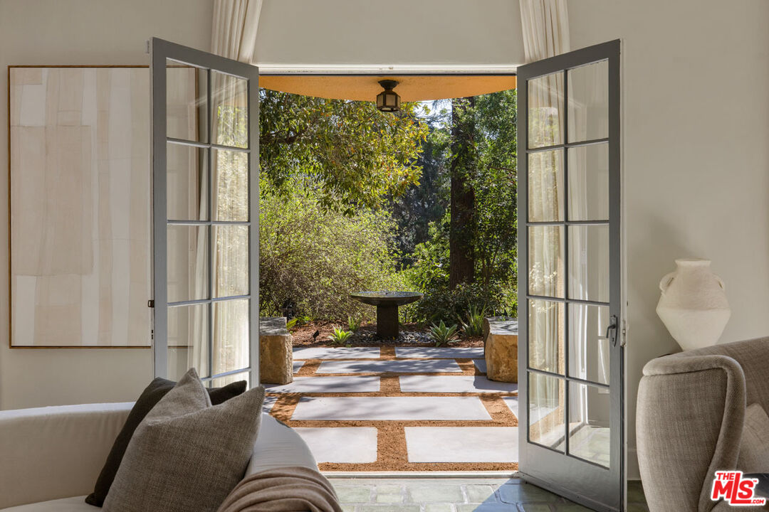 Los Angeles, California, 90065, United States, 5 Bedrooms Bedrooms, ,5 BathroomsBathrooms,Residential,For Sale,1987720