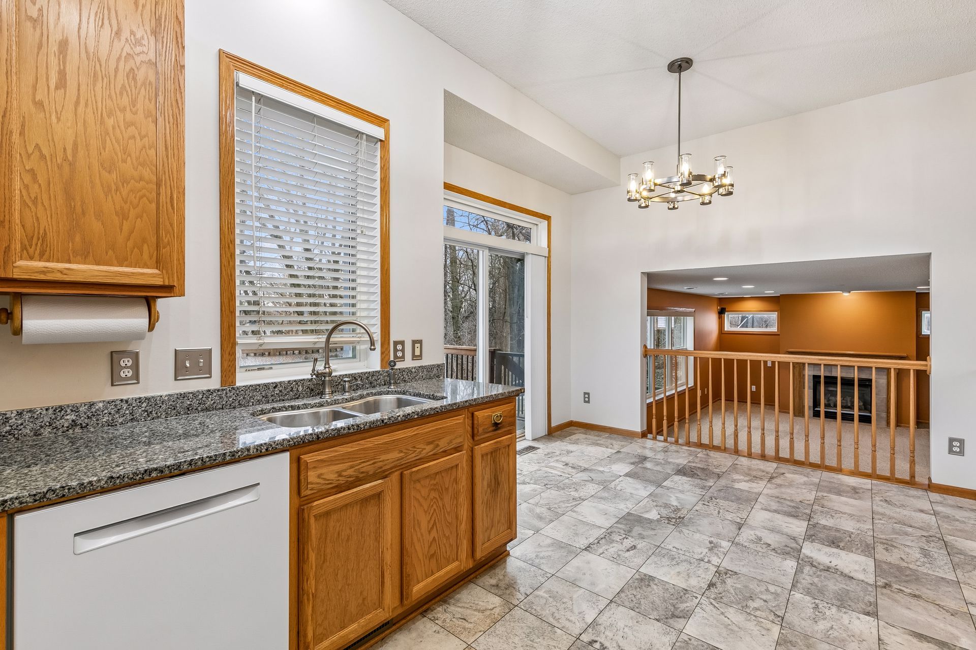  Cul-de-Sac Living with Over an Acre of Land - 物件實景