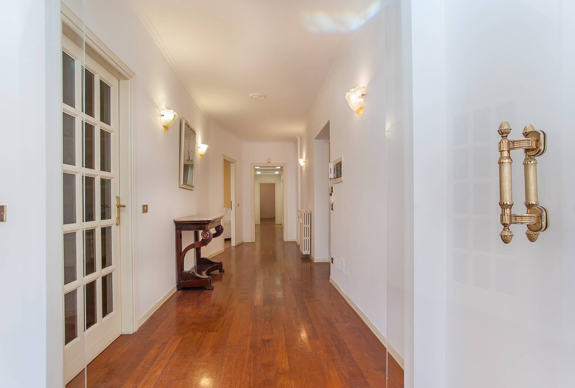 Roma, Roma, 00100, IT, 5 Bedrooms Bedrooms, ,3 BathroomsBathrooms,Residential,For Sale,1738705