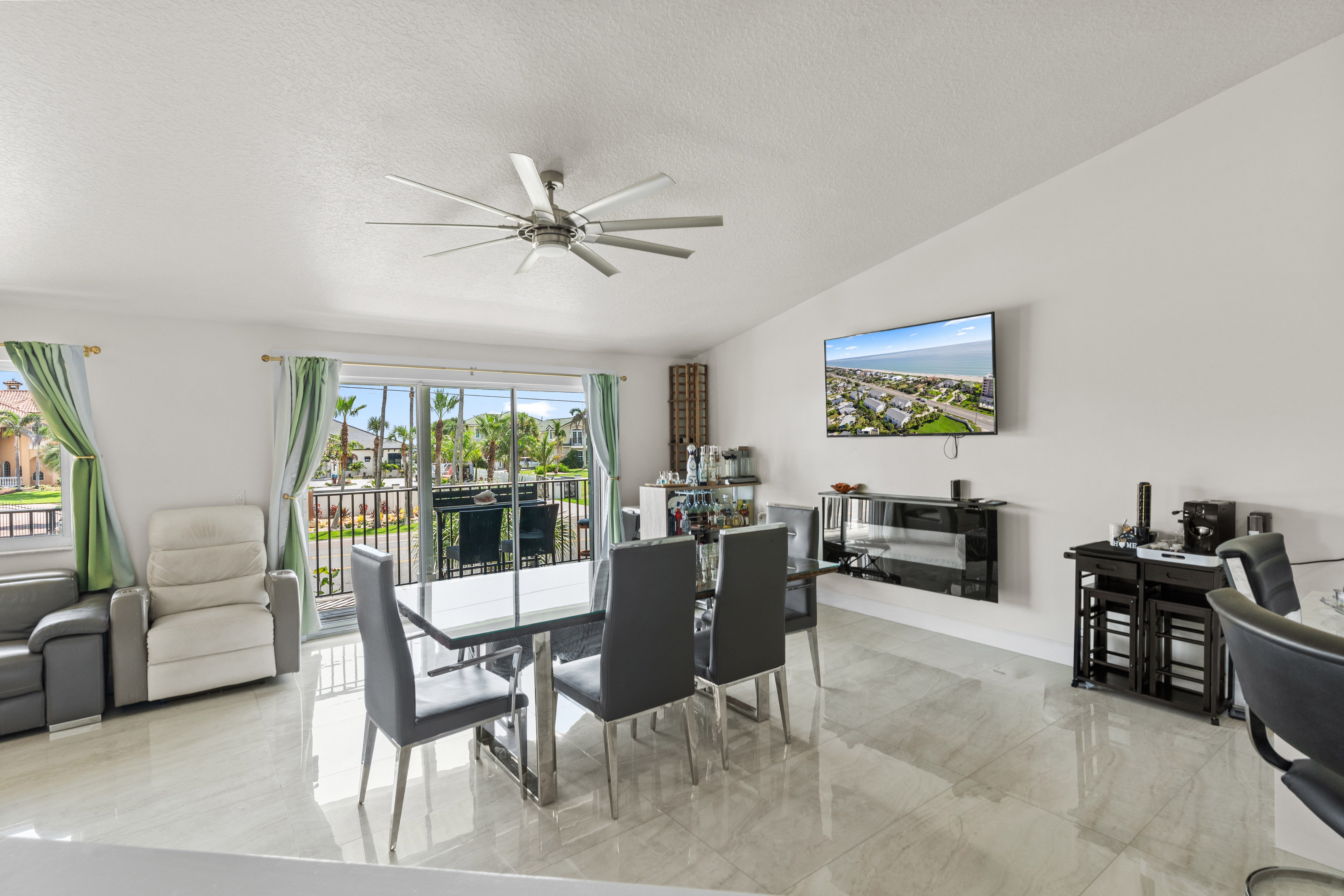  1883 Cato Court, Unit #B-2, Indialantic, FL, 32903 - 物件實景