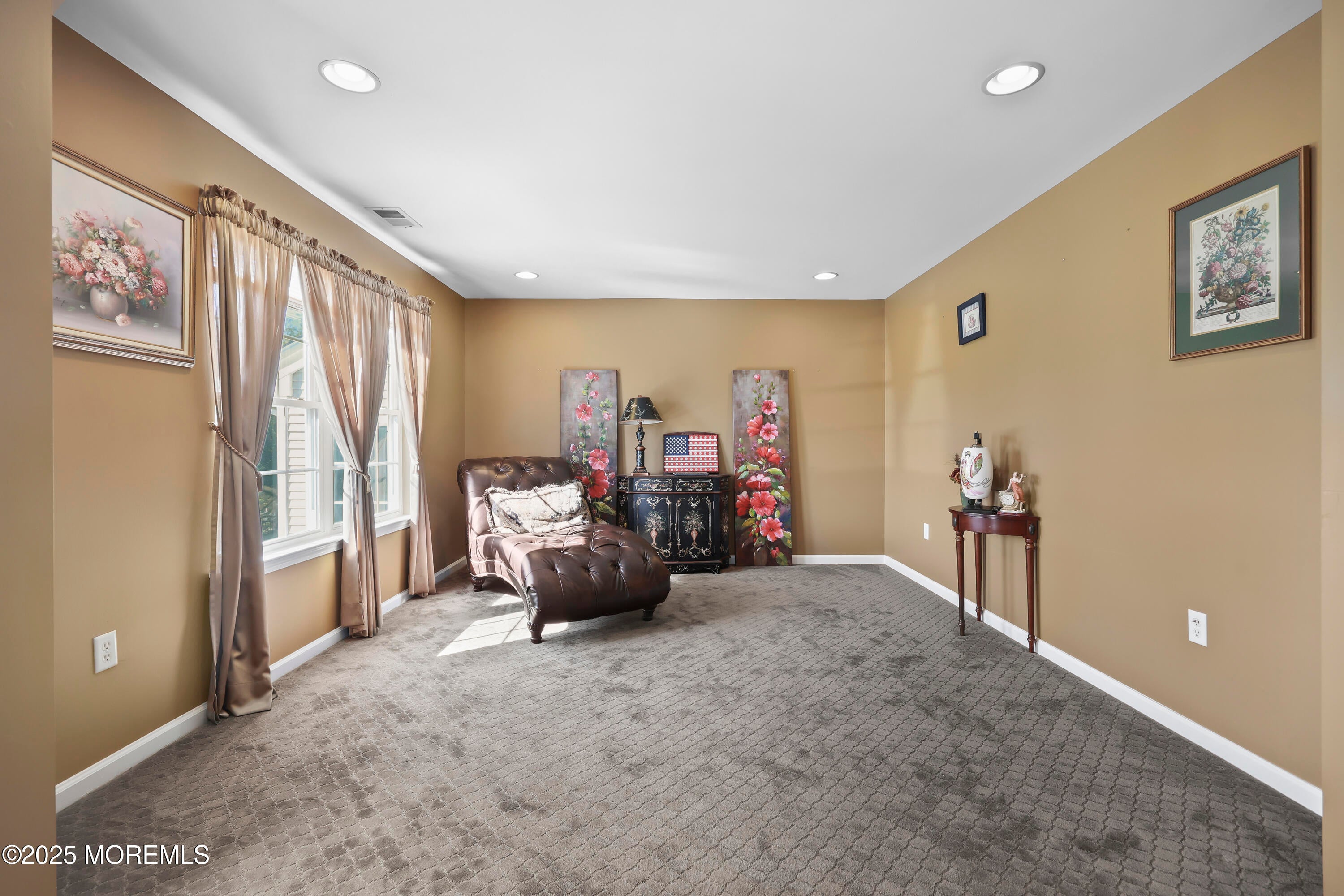 Freehold, New Jersey, 07728, United States, 5 Bedrooms Bedrooms, ,4 BathroomsBathrooms,Residential,For Sale,1983121